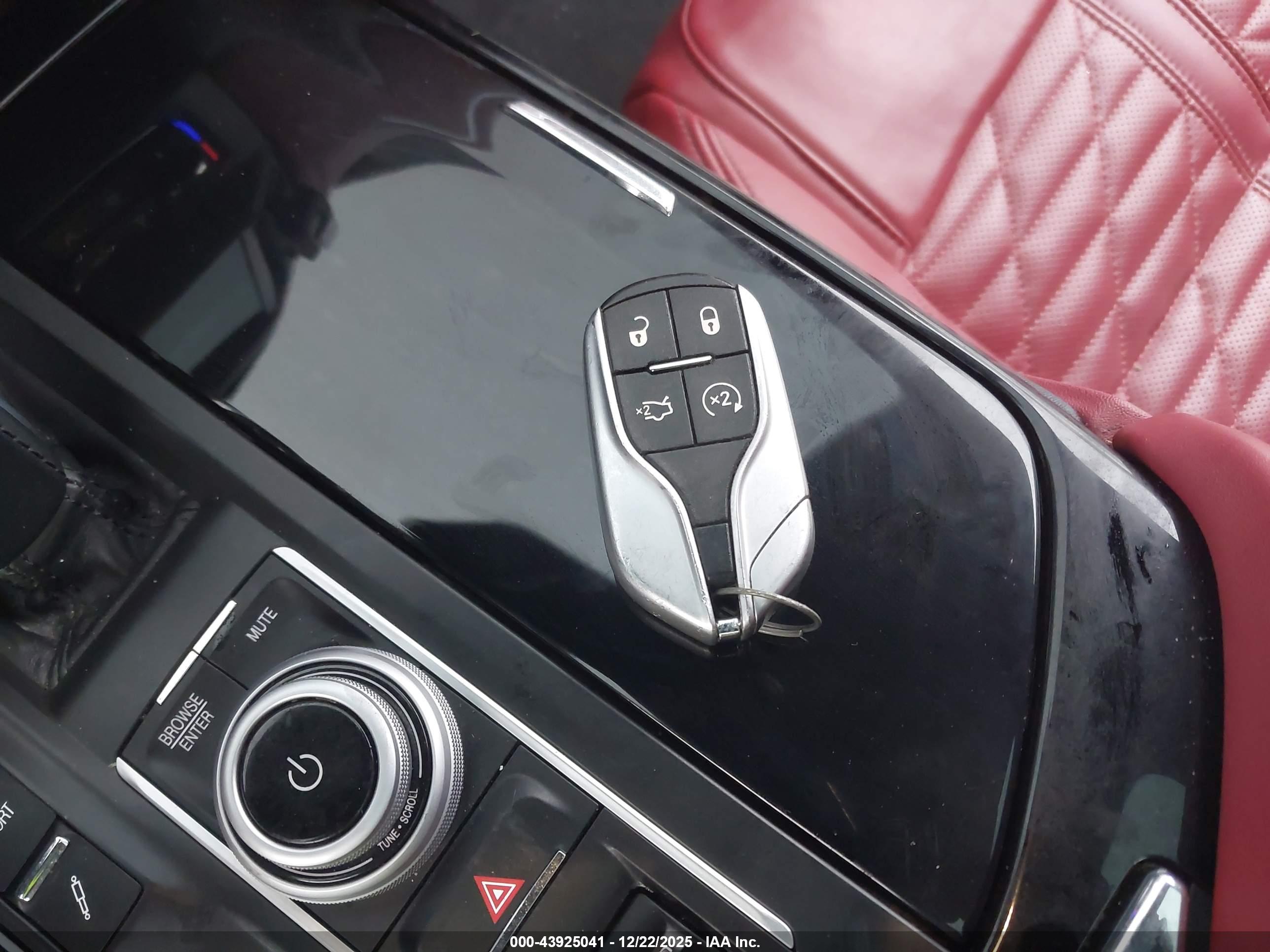 MASERATI LEVANTE image 11