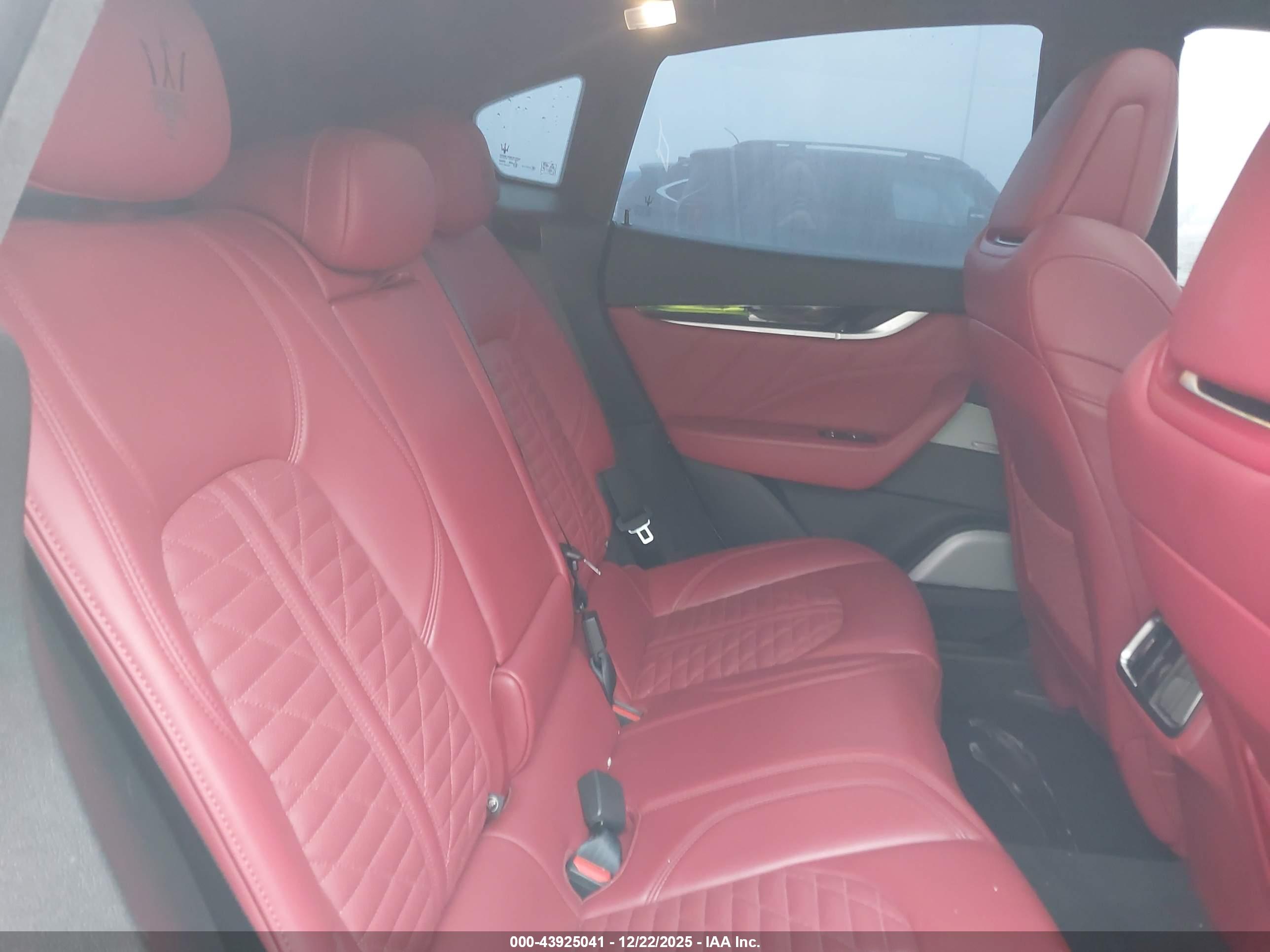 MASERATI LEVANTE image 8