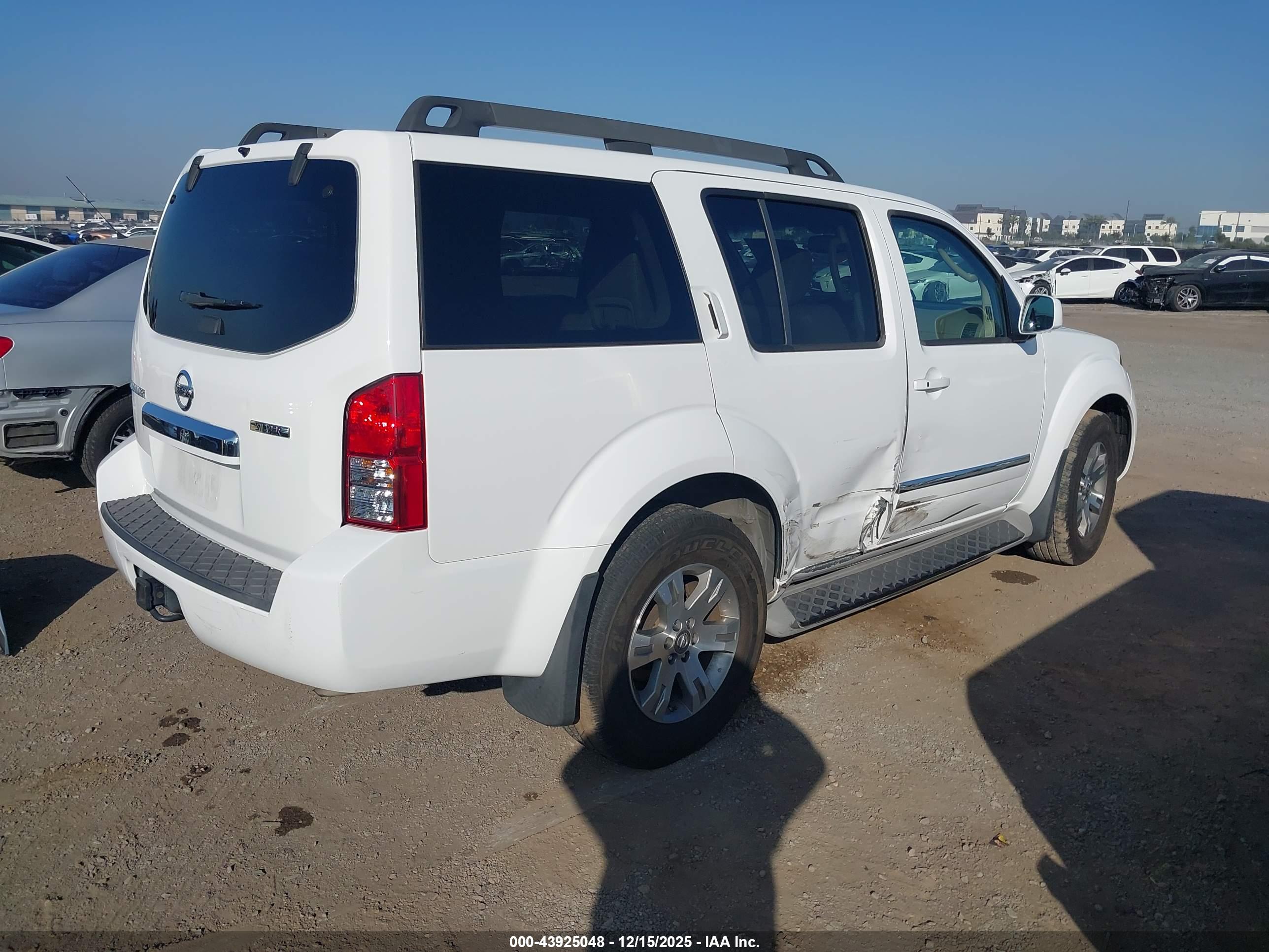 NISSAN PATHFINDER image 4