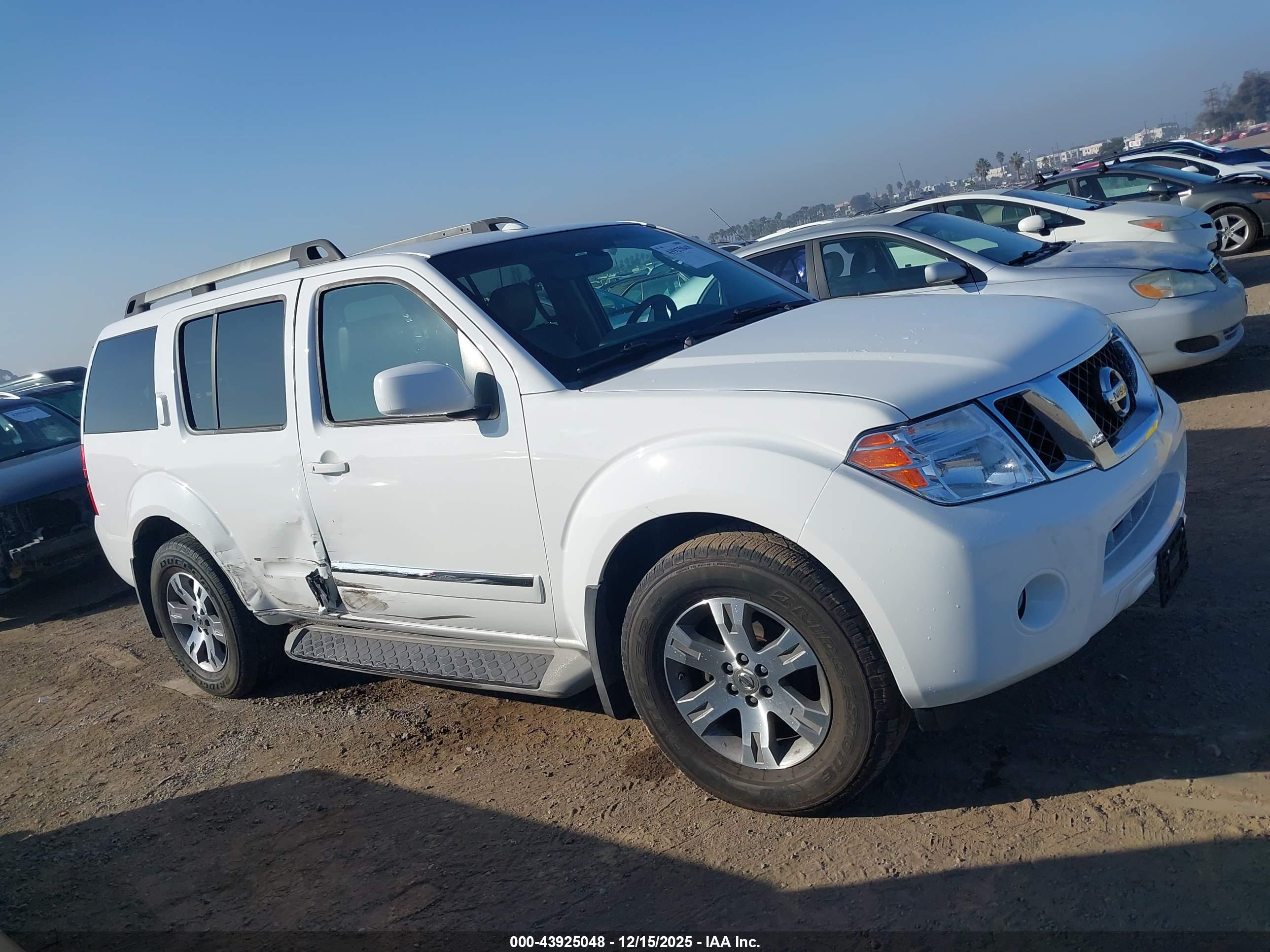 NISSAN PATHFINDER image 6