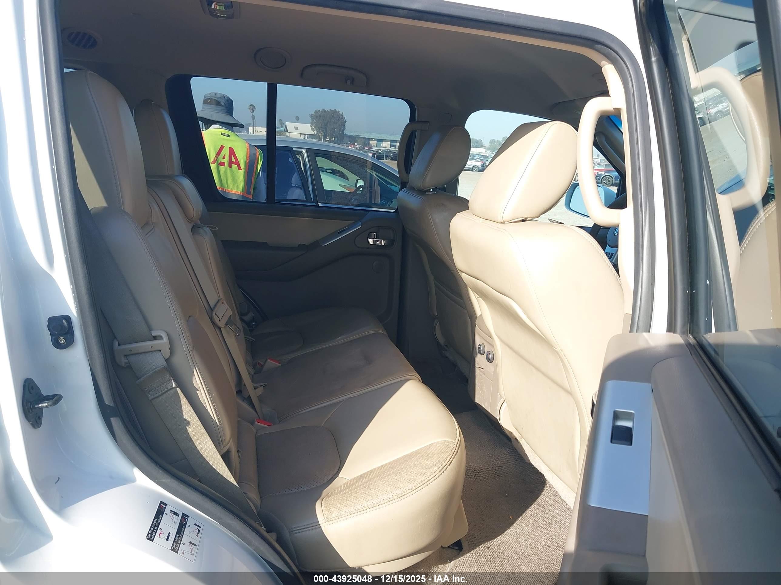 NISSAN PATHFINDER image 8