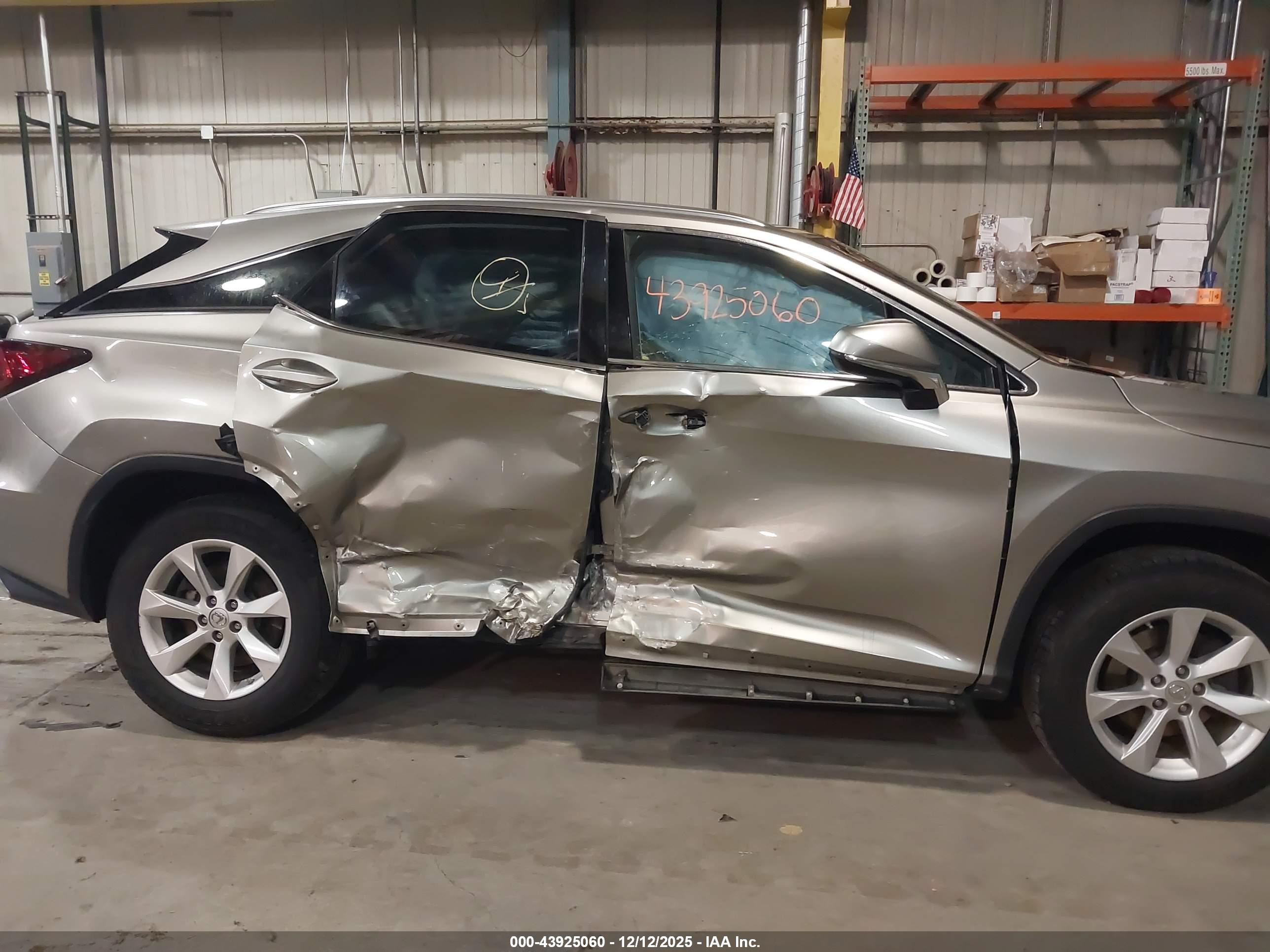 LEXUS RX image 6