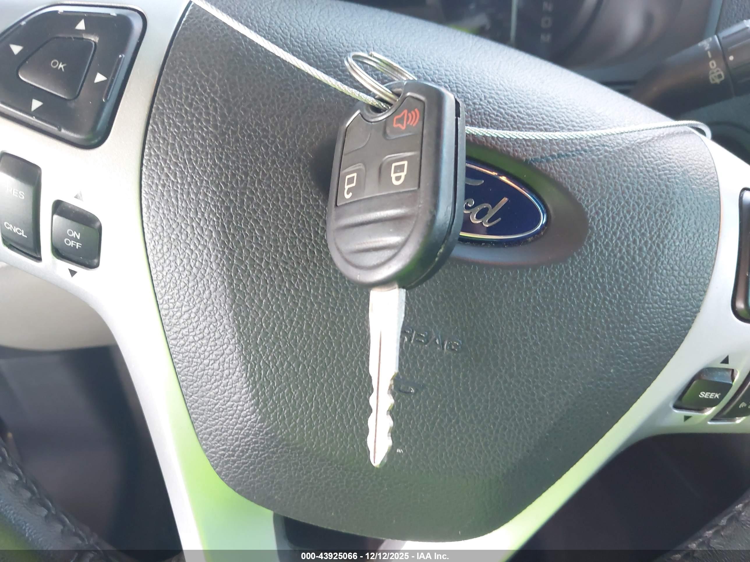 FORD EXPLORER image 11