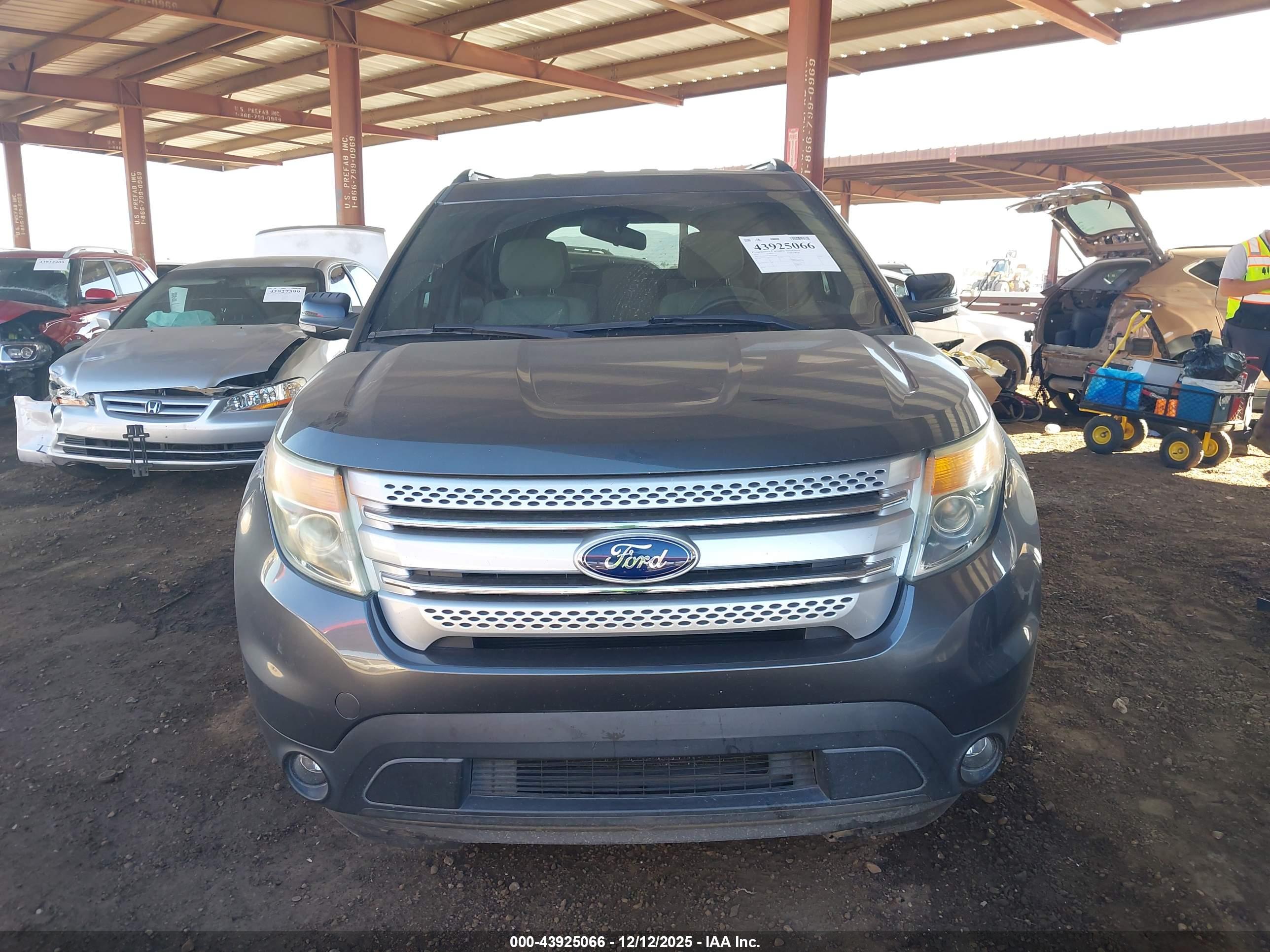 FORD EXPLORER image 6