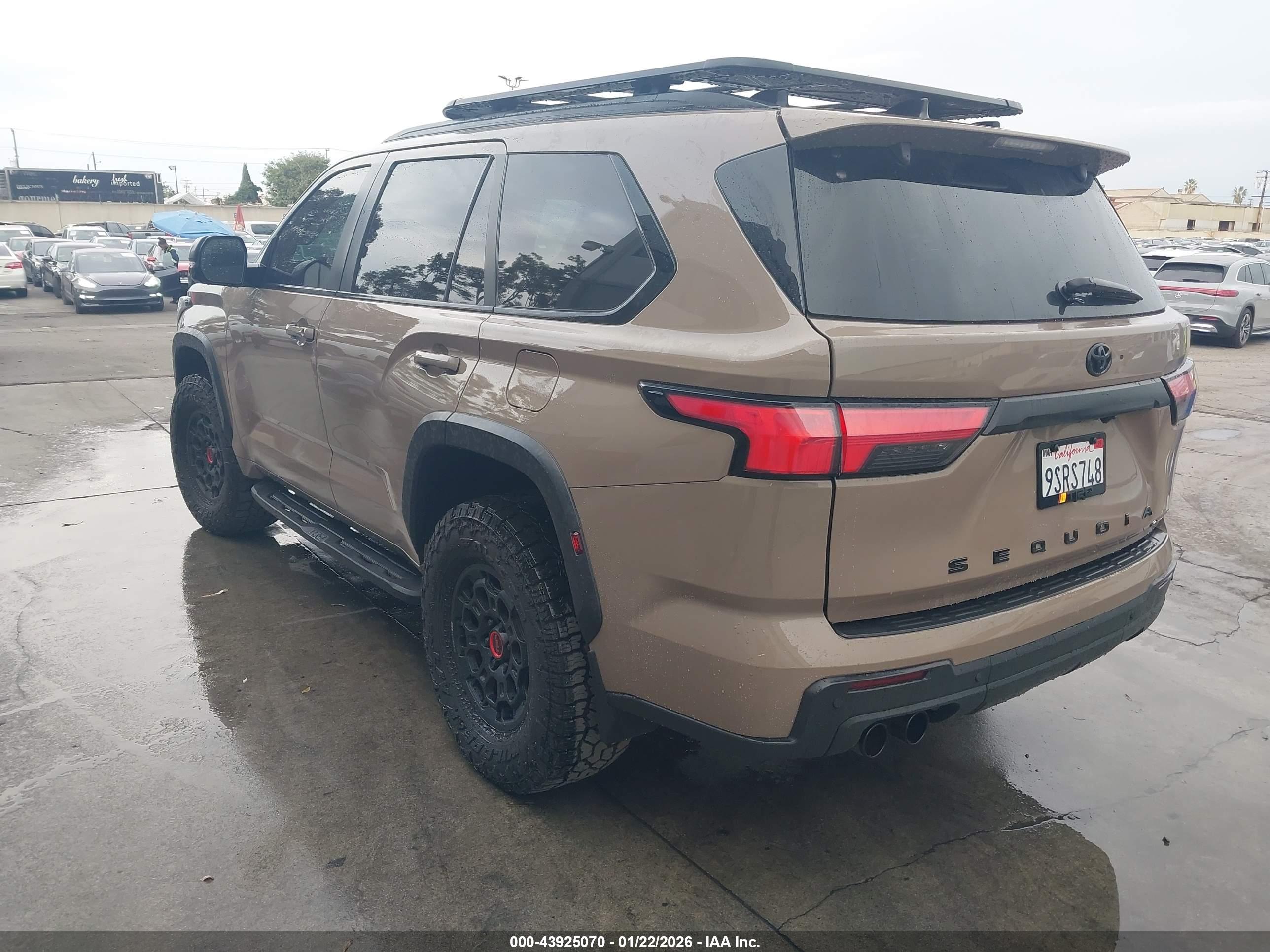TOYOTA SEQUOIA image 3