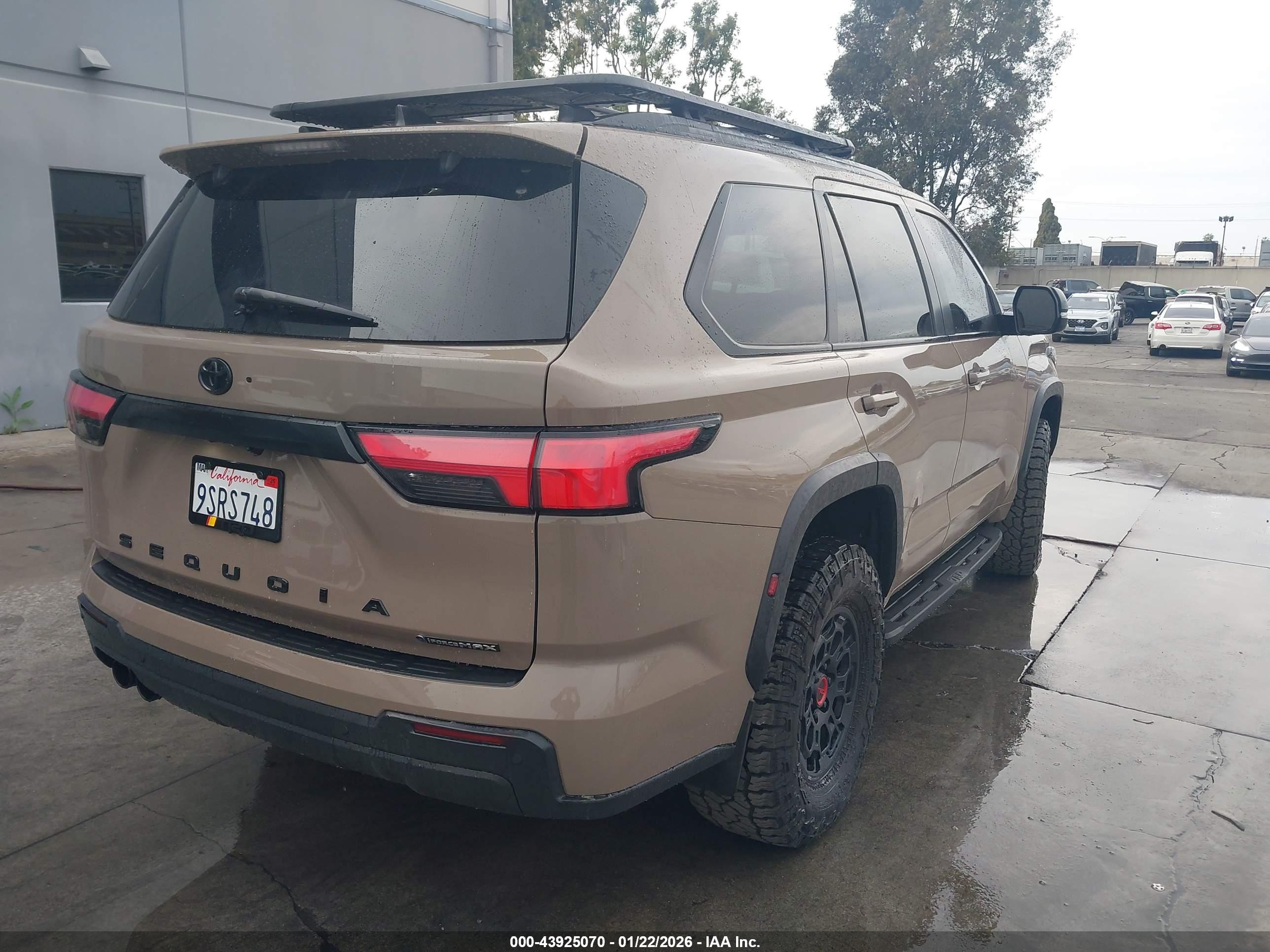 TOYOTA SEQUOIA image 4