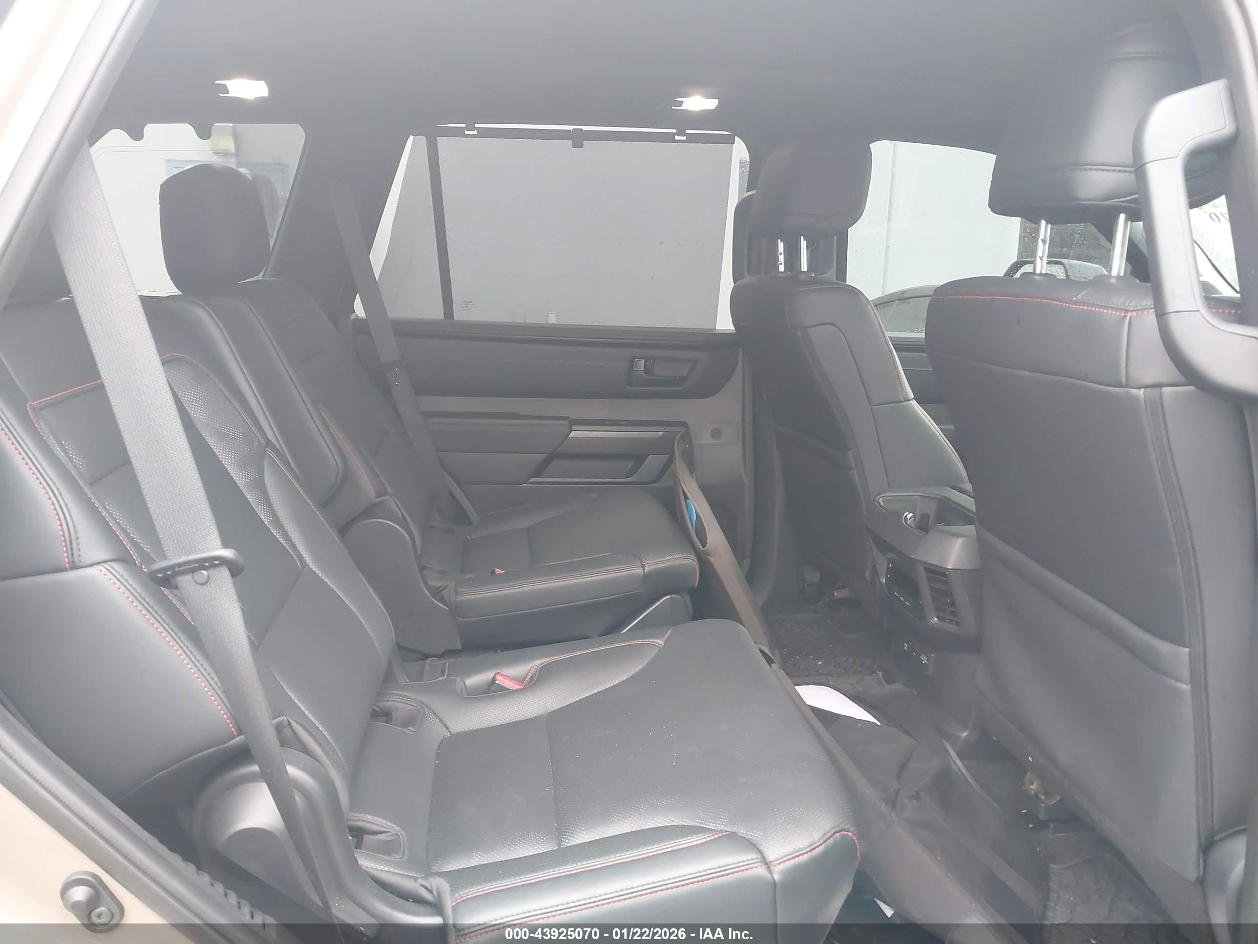TOYOTA SEQUOIA image 8