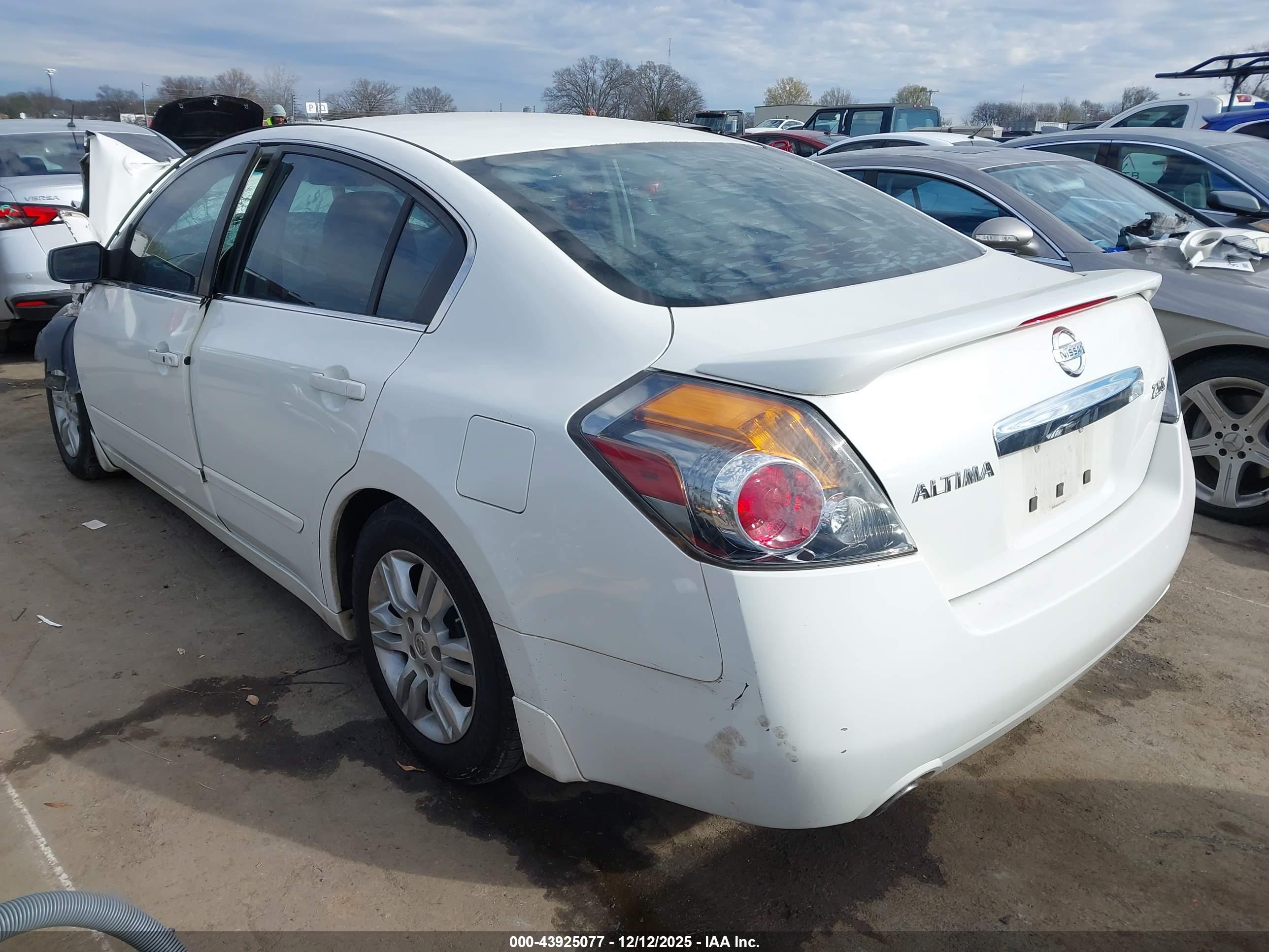 NISSAN ALTIMA image 3