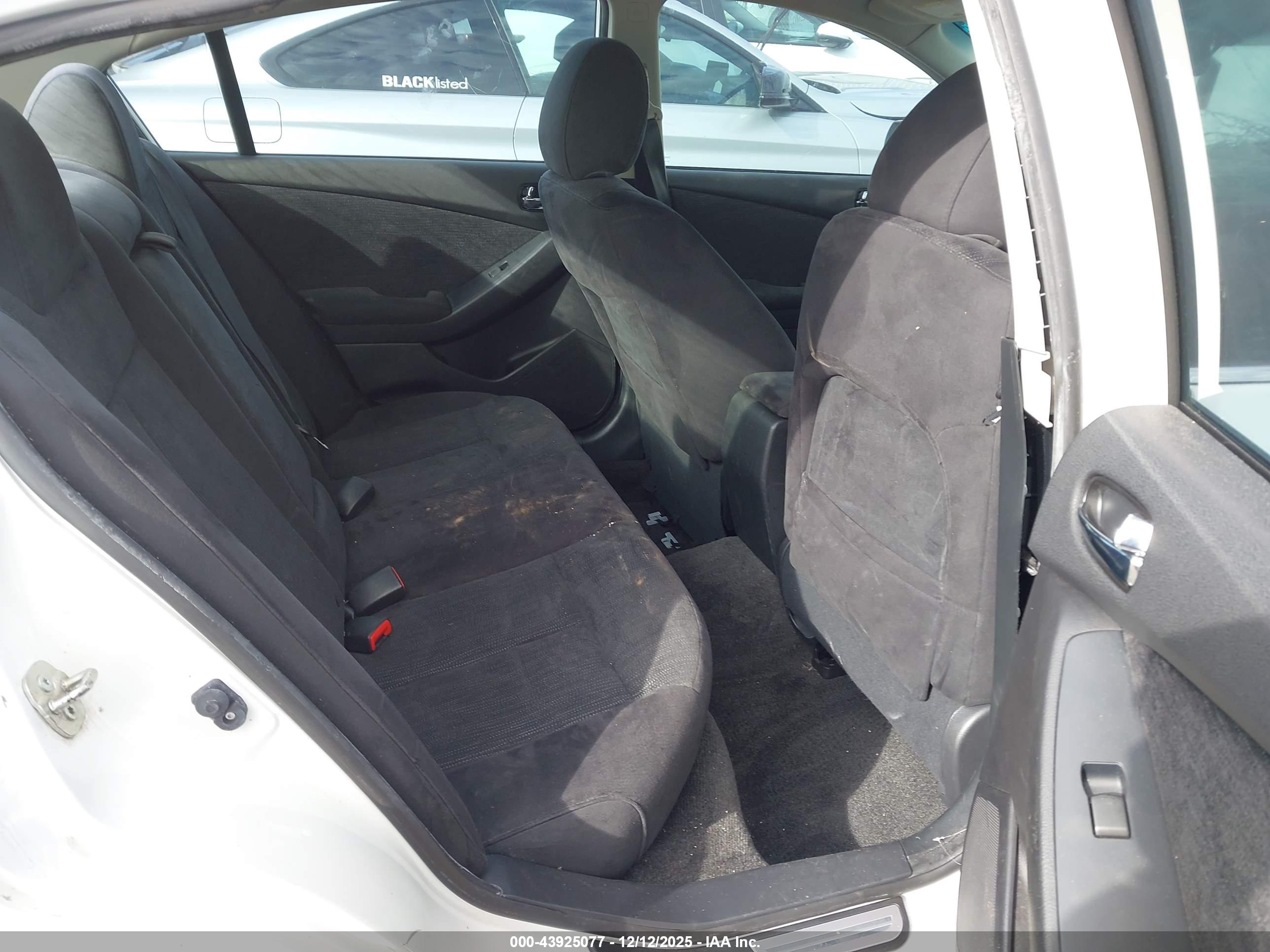 NISSAN ALTIMA image 8
