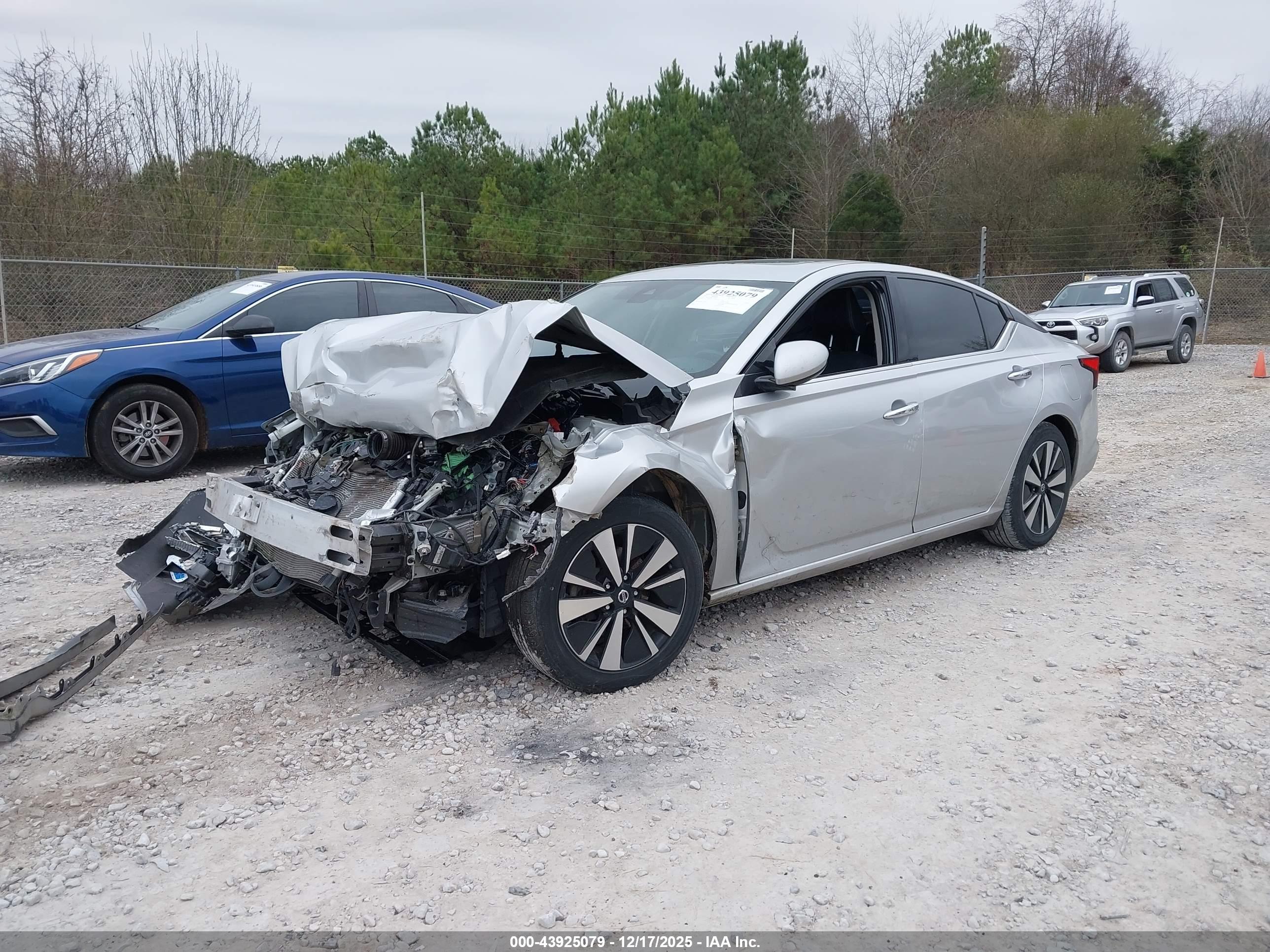 NISSAN ALTIMA image 2