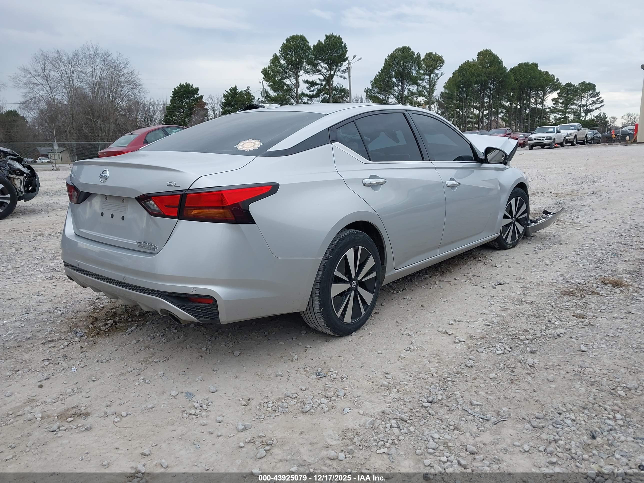 NISSAN ALTIMA image 4