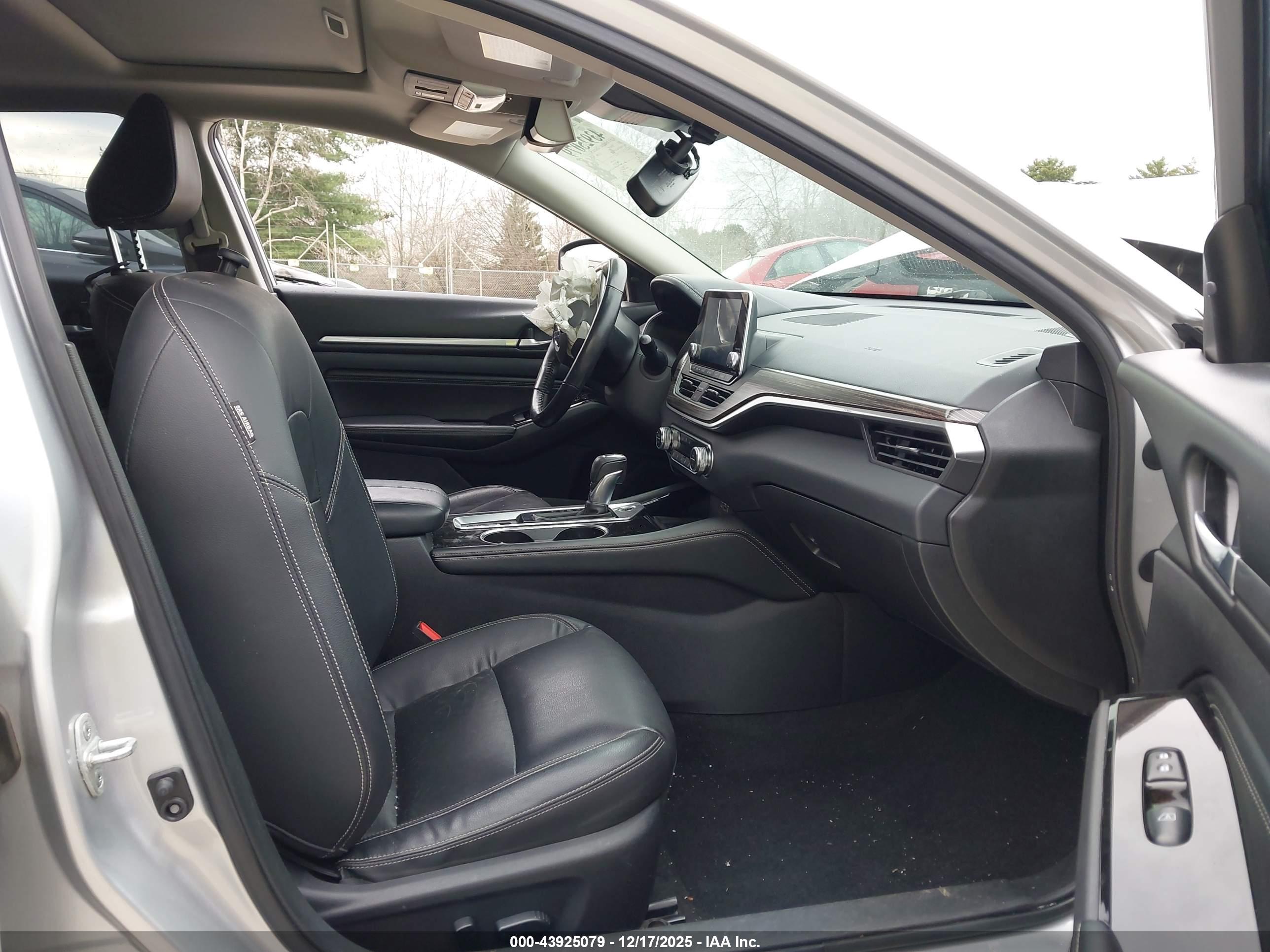 NISSAN ALTIMA image 5