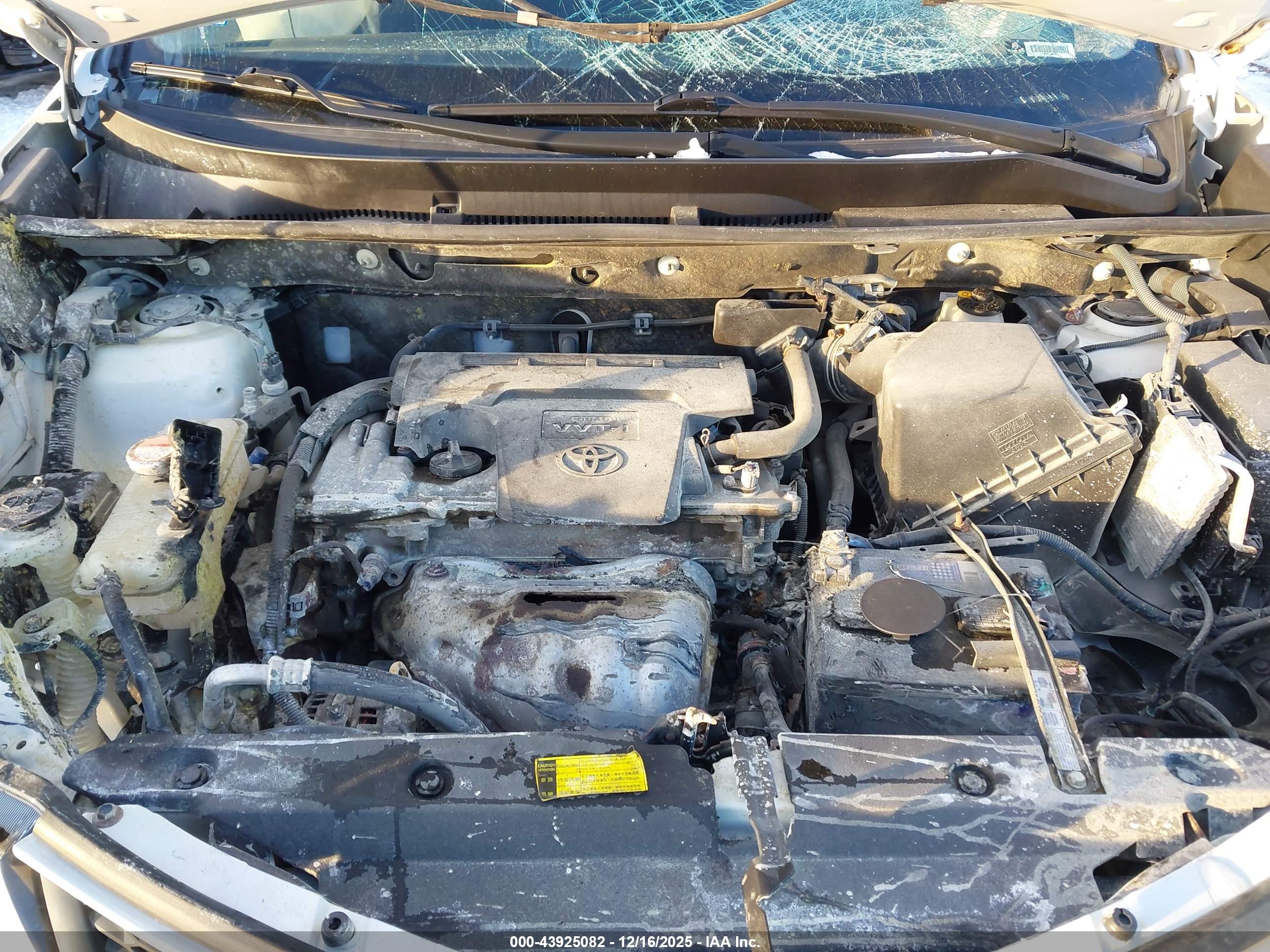 TOYOTA RAV4 image 10