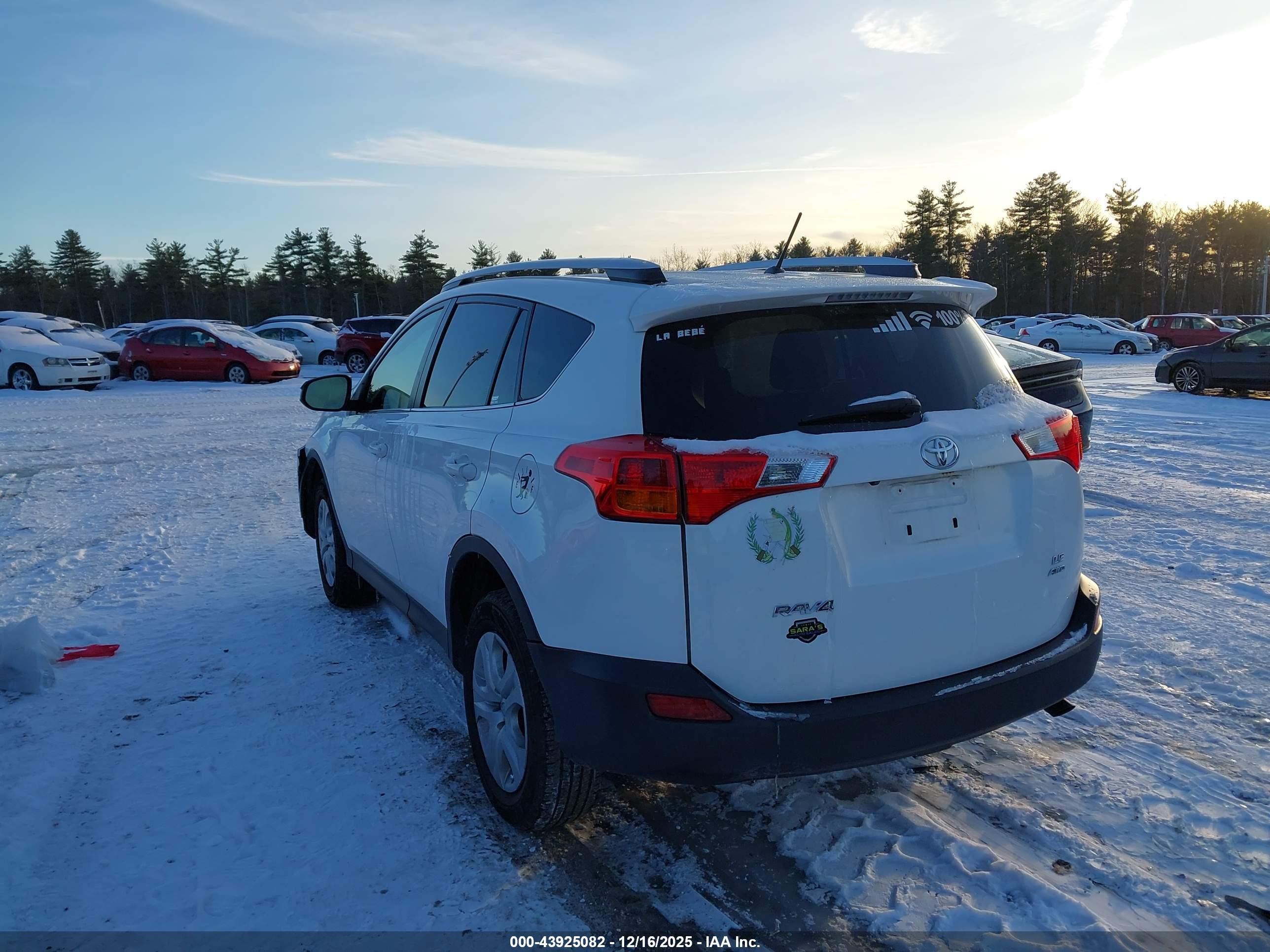 TOYOTA RAV4 image 3