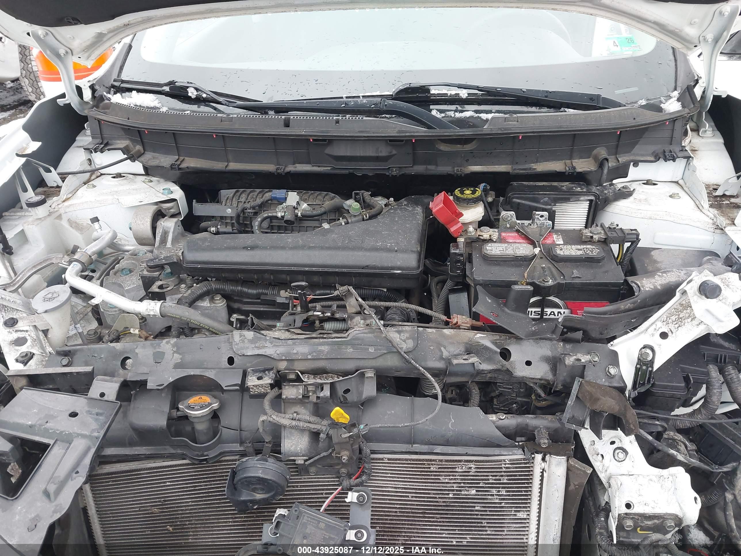 NISSAN ROGUE image 10
