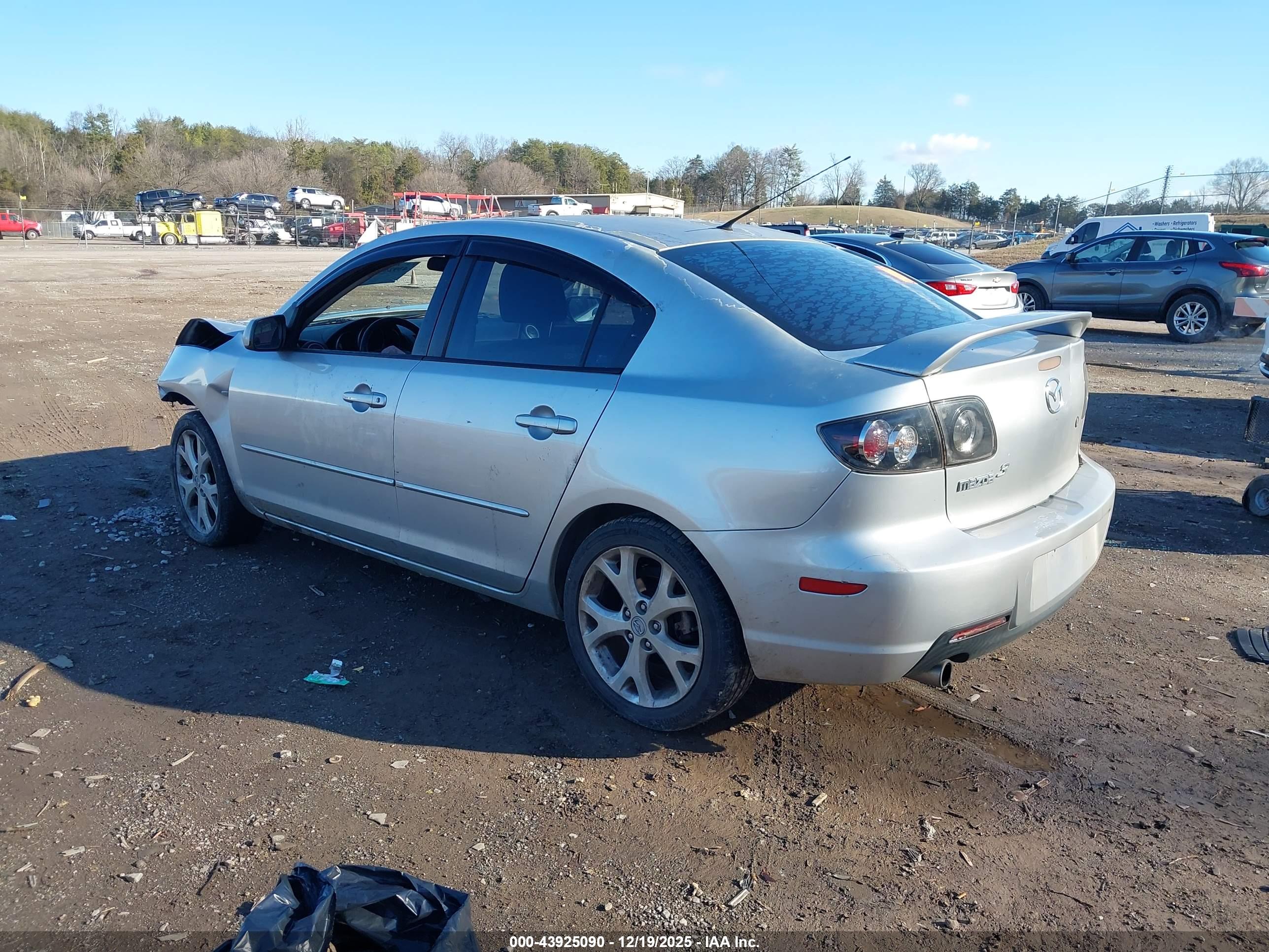 MAZDA MAZDA3 image 3