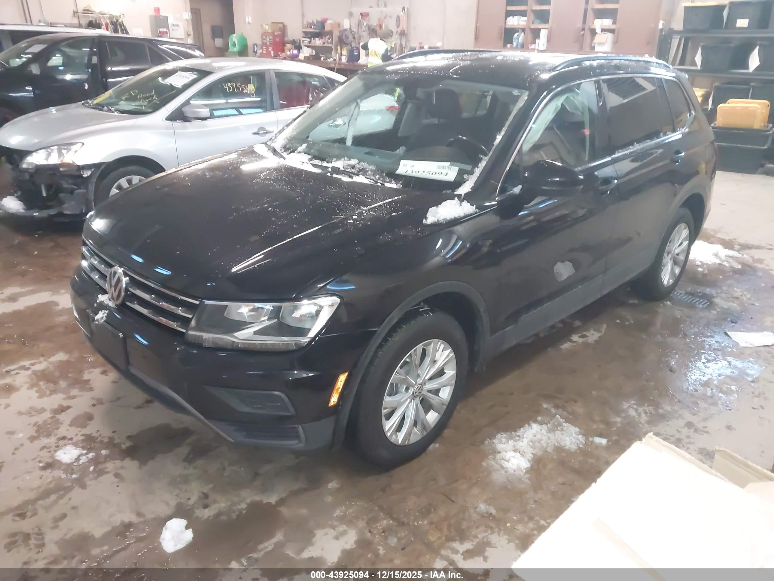 VOLKSWAGEN TIGUAN image 2