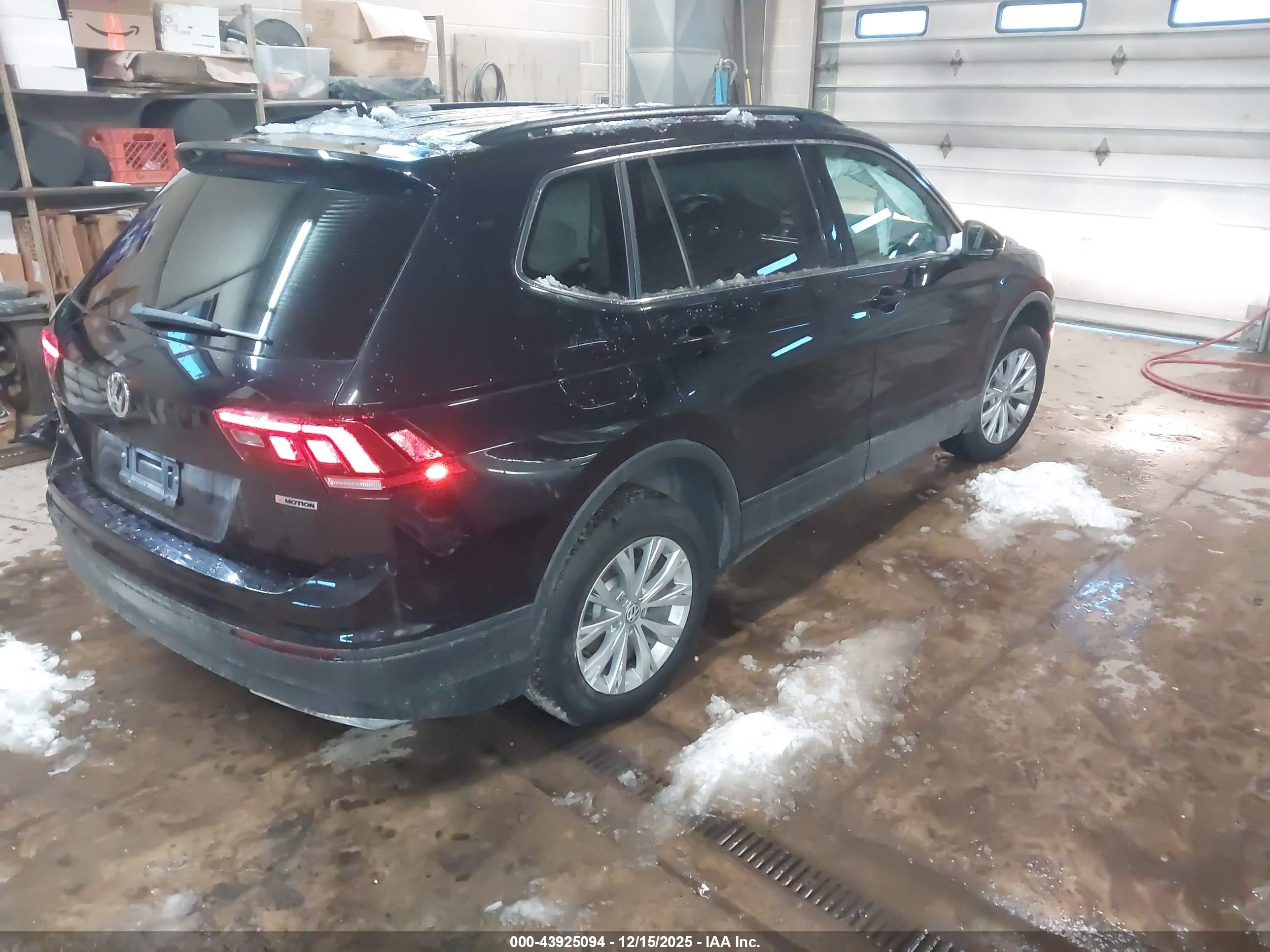 VOLKSWAGEN TIGUAN image 4
