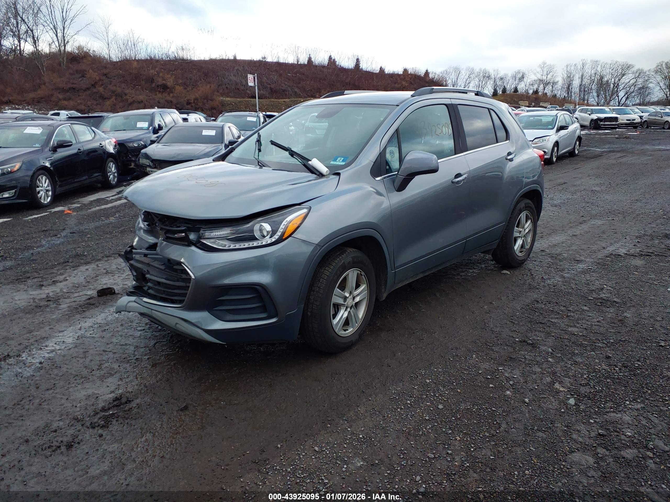 CHEVROLET TRAX image 2