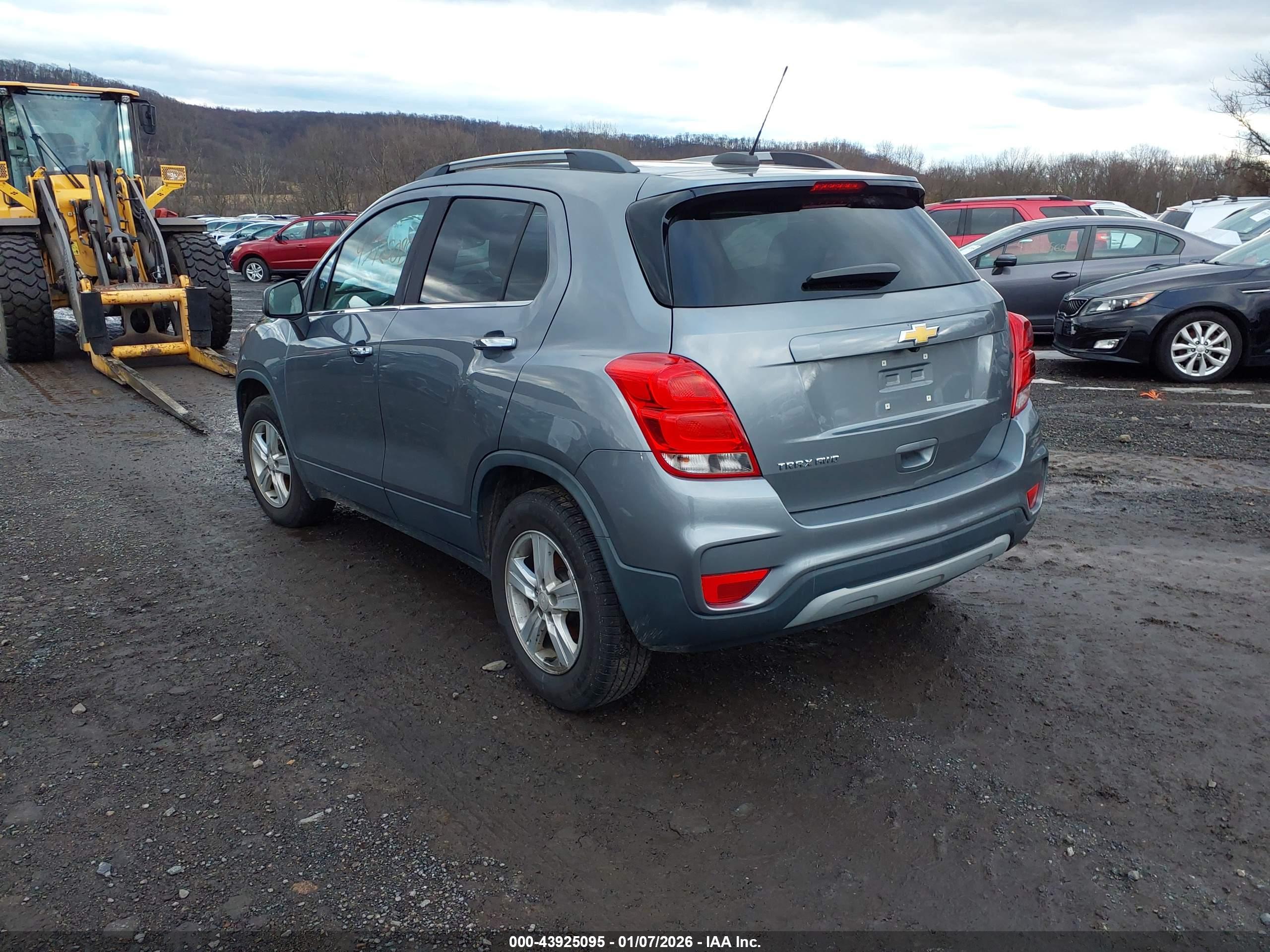 CHEVROLET TRAX image 3