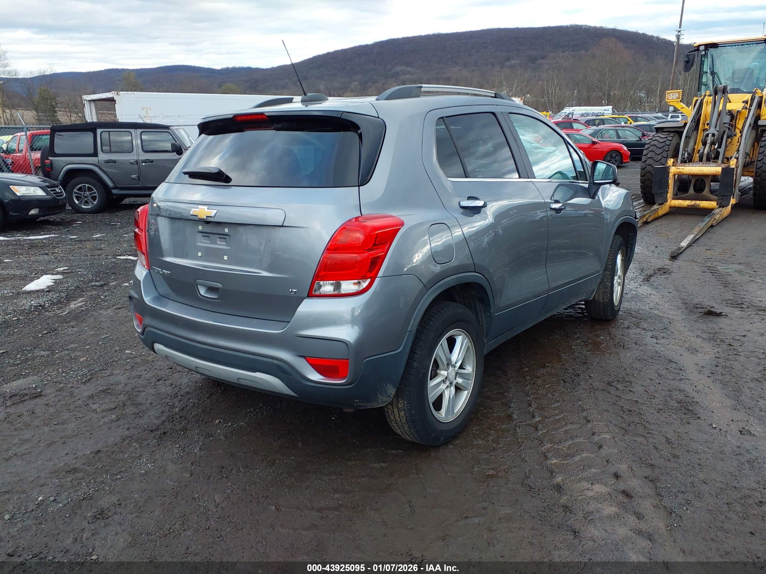 CHEVROLET TRAX image 4