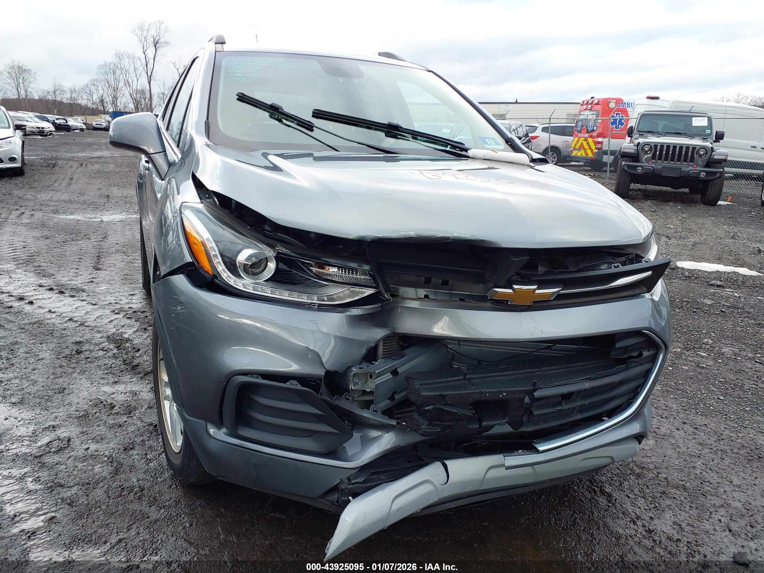 CHEVROLET TRAX image 6