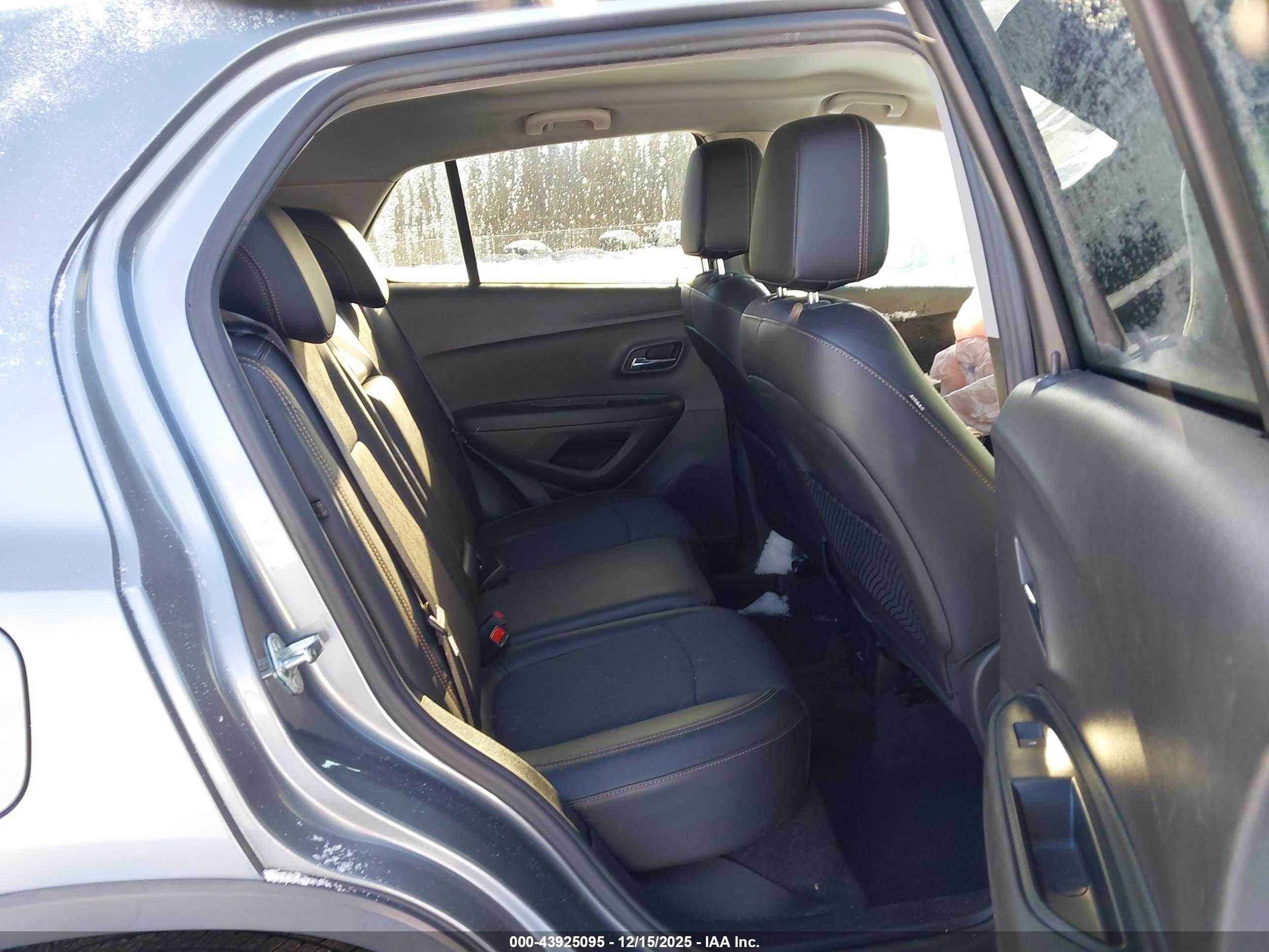 CHEVROLET TRAX image 8