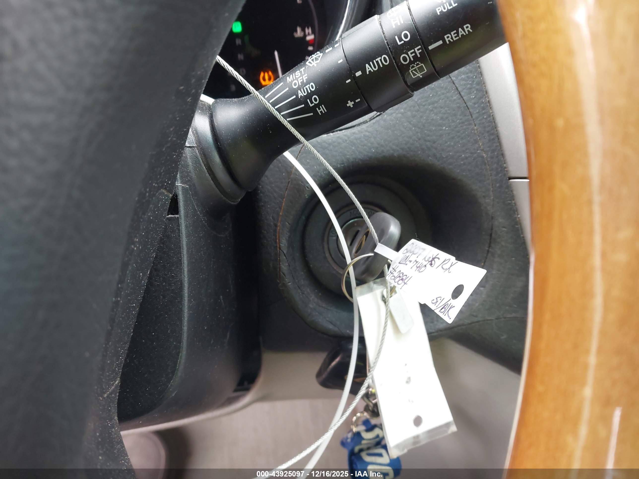 LEXUS RX image 11