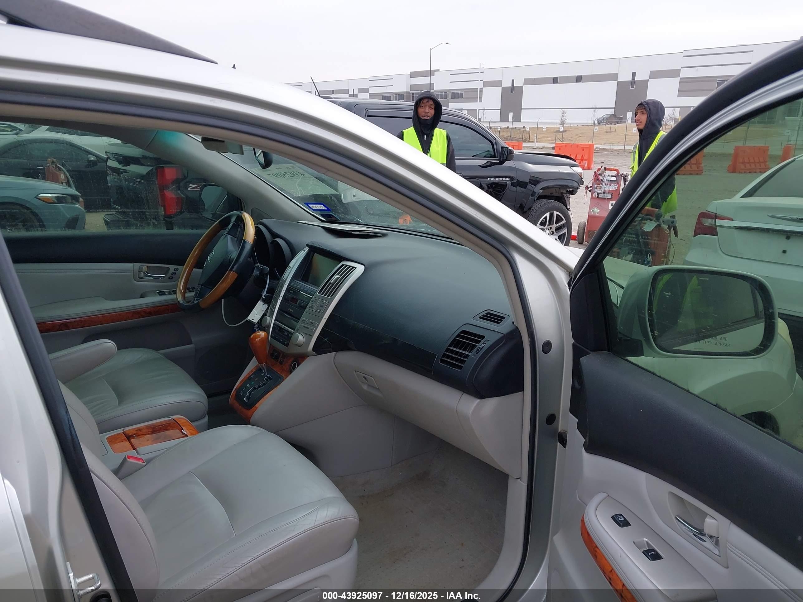 LEXUS RX image 5
