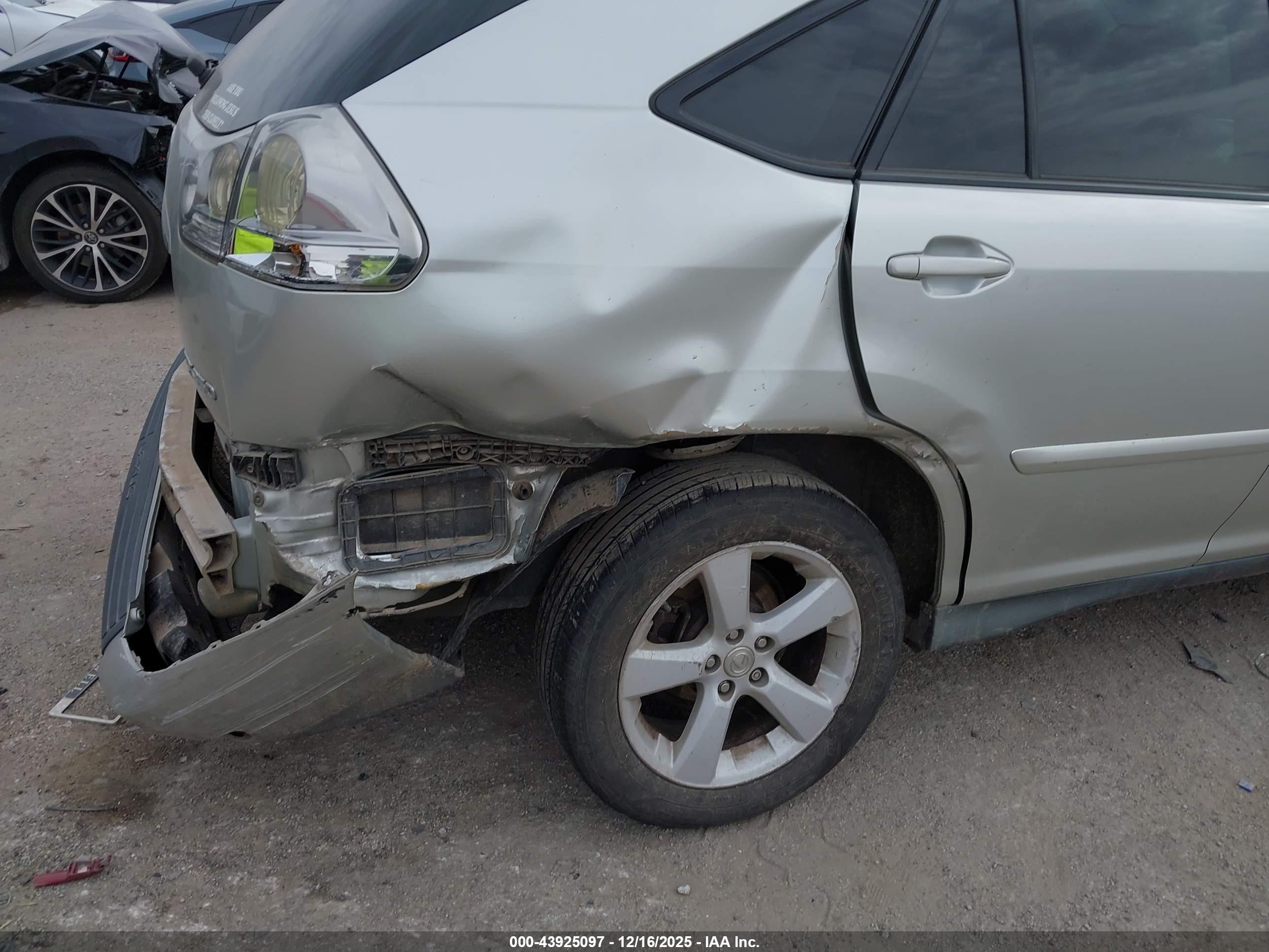LEXUS RX image 6