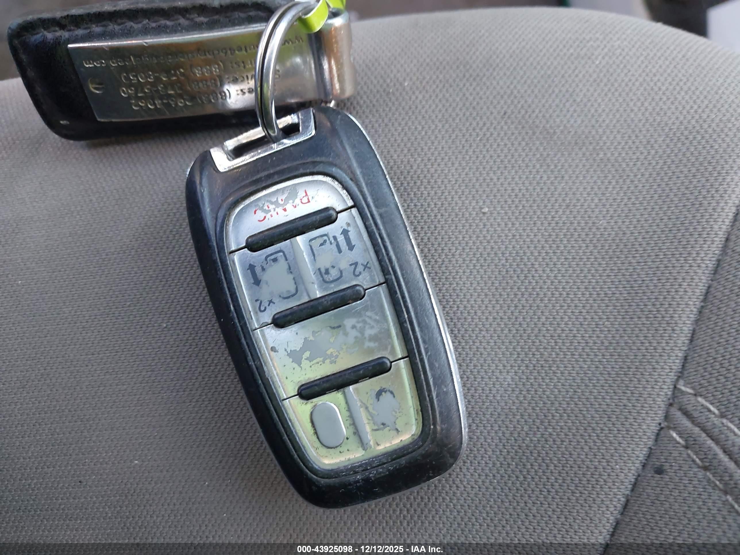 CHRYSLER PACIFICA image 11