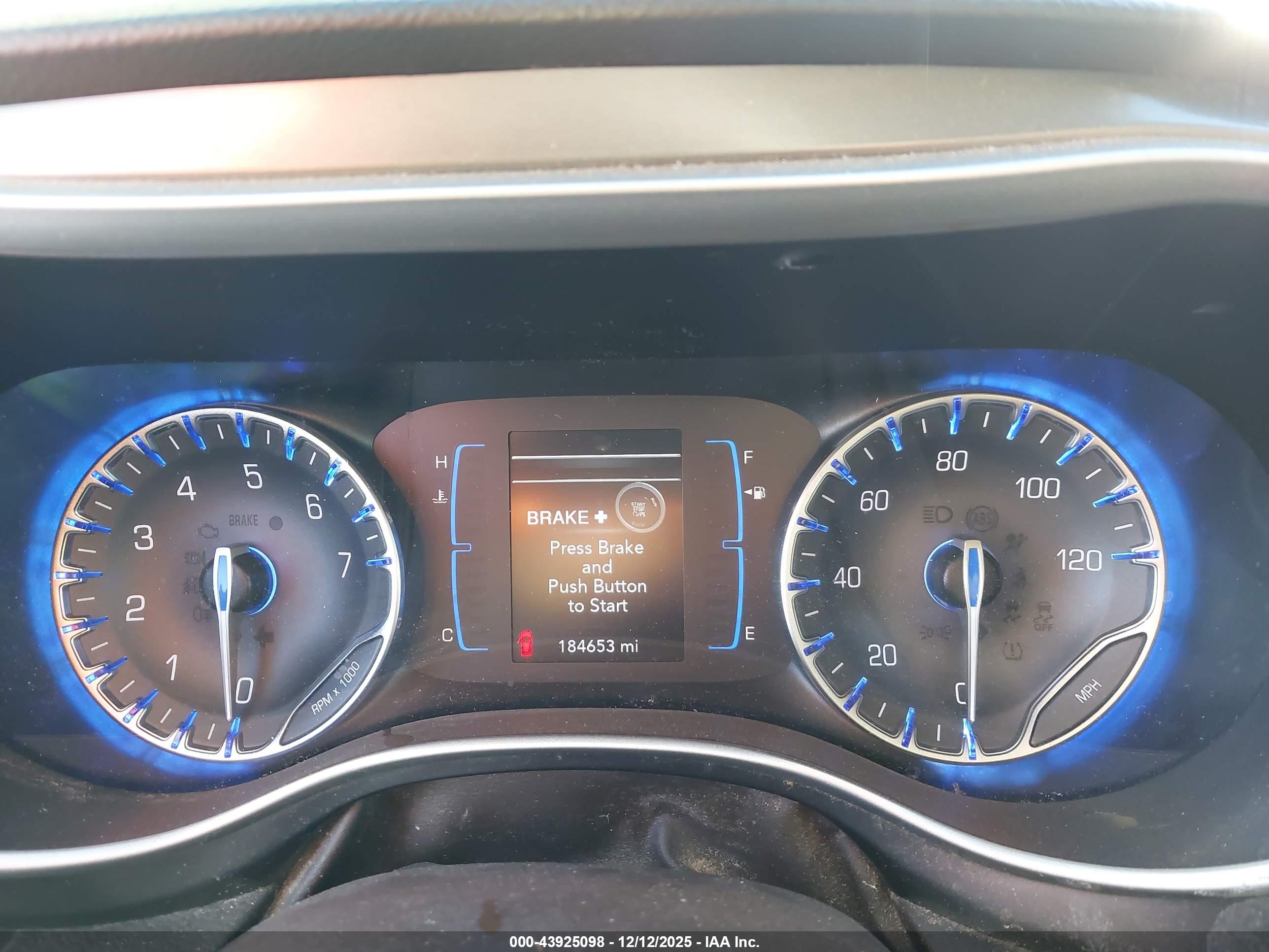 CHRYSLER PACIFICA image 7