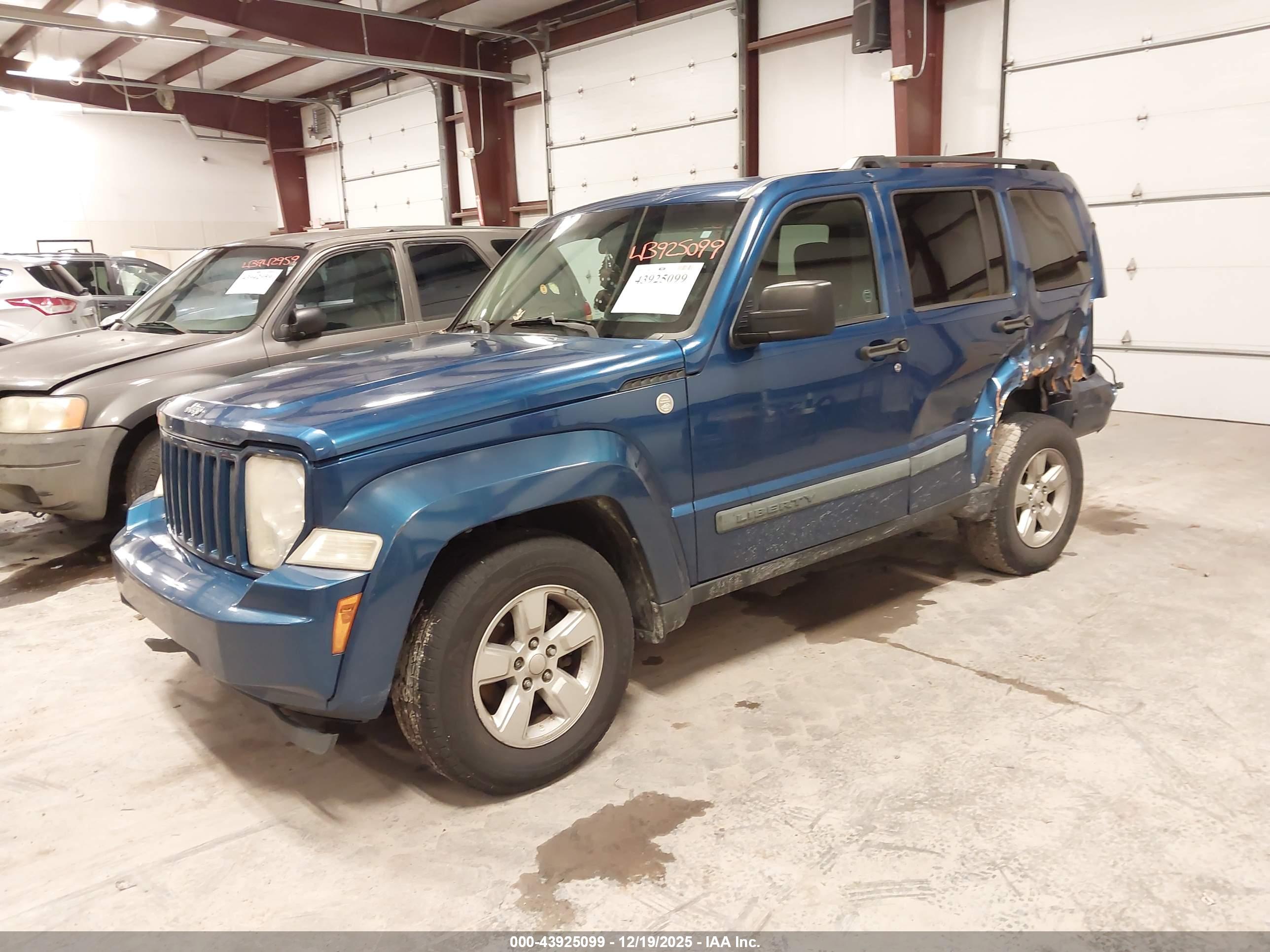 JEEP LIBERTY image 2