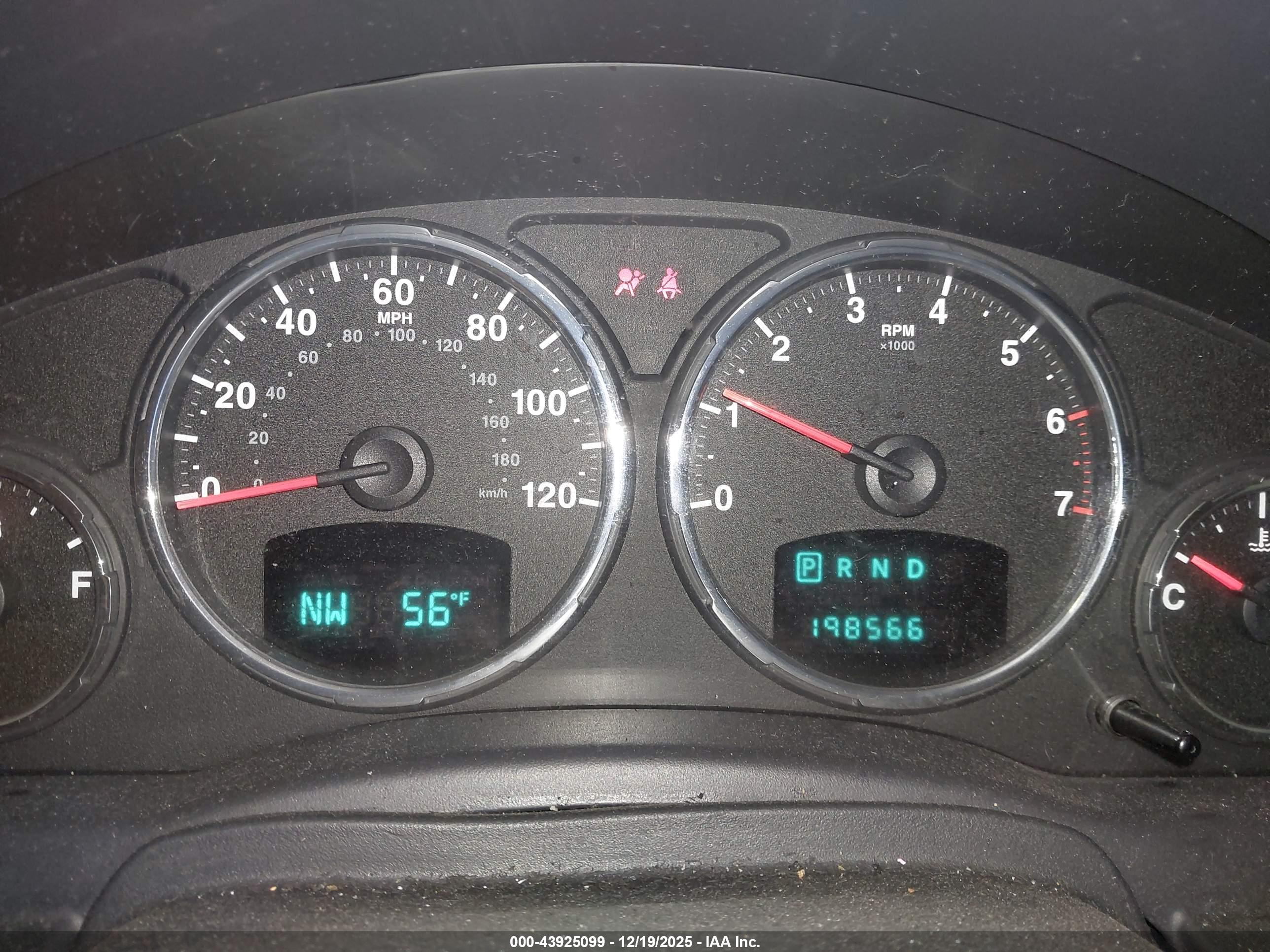 JEEP LIBERTY image 7