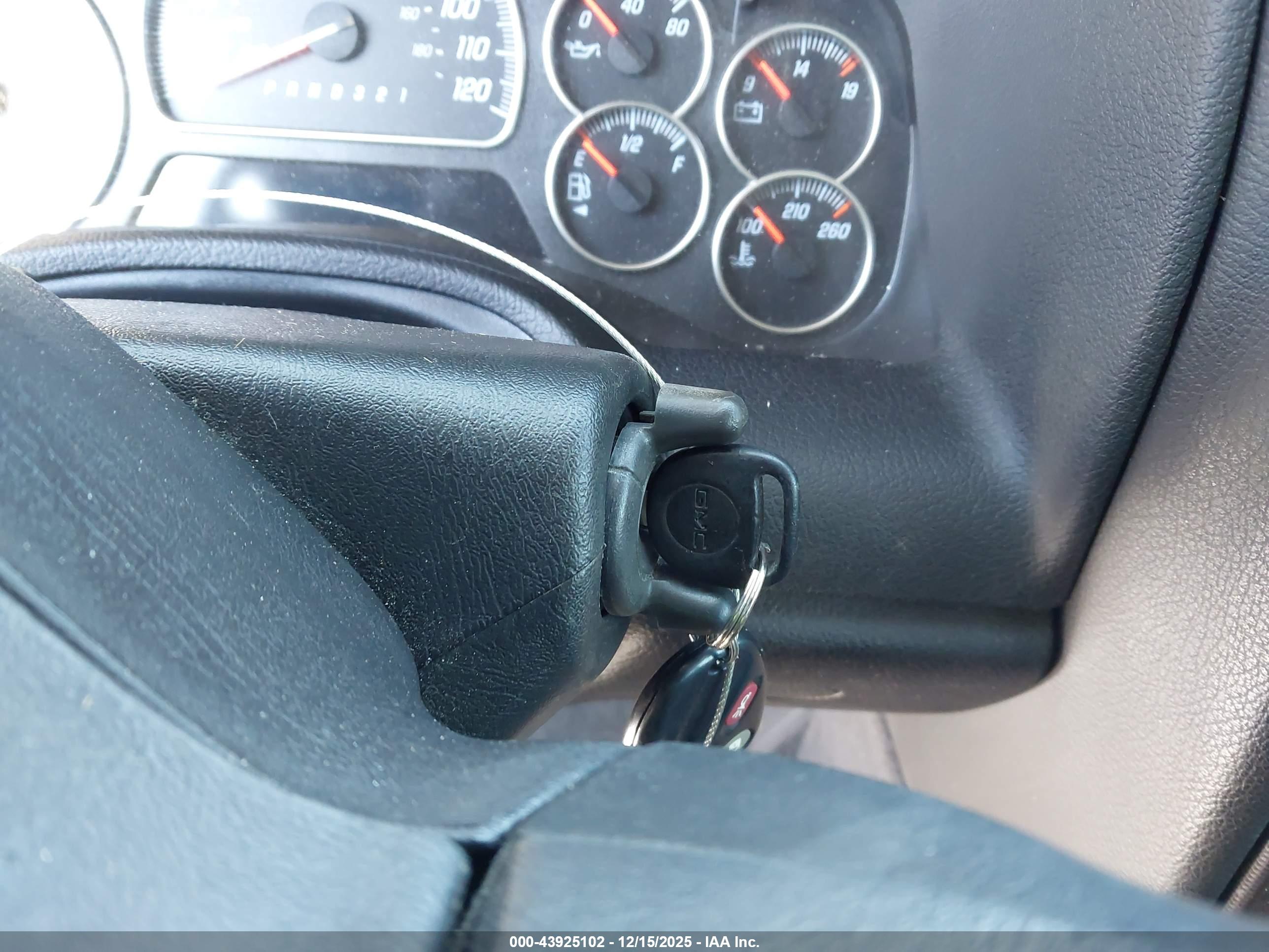GMC ENVOY image 11