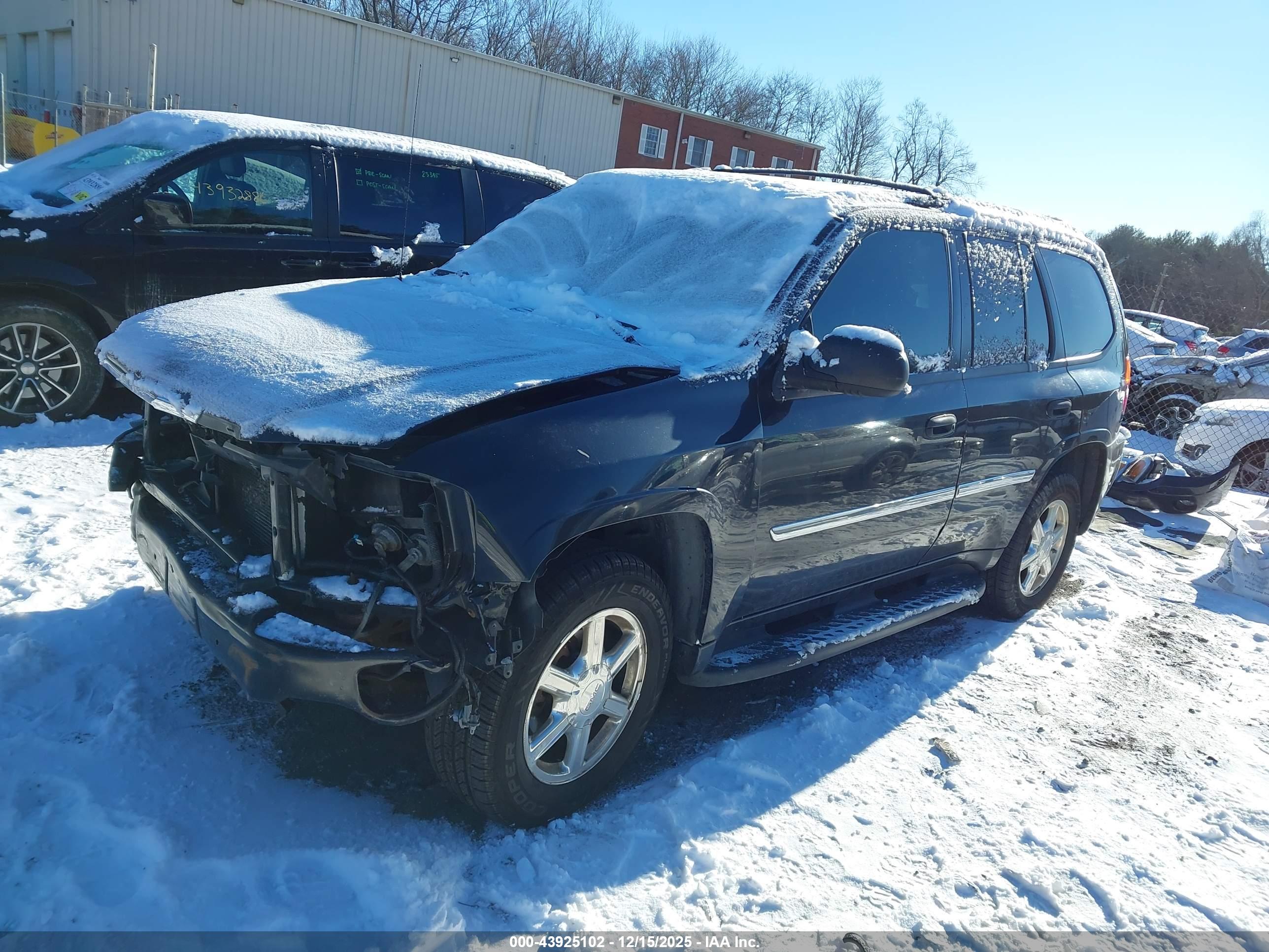 GMC ENVOY image 2