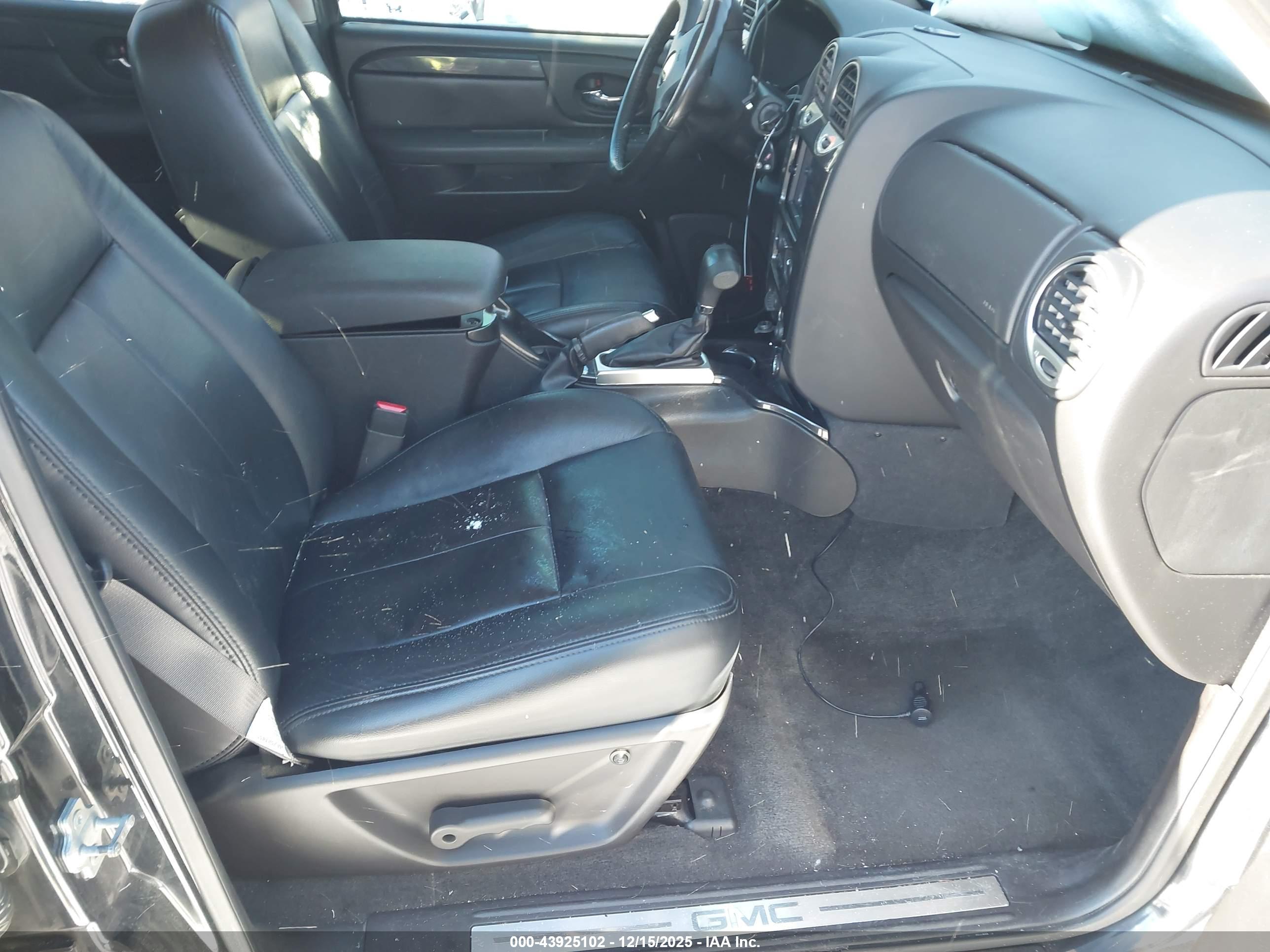 GMC ENVOY image 5