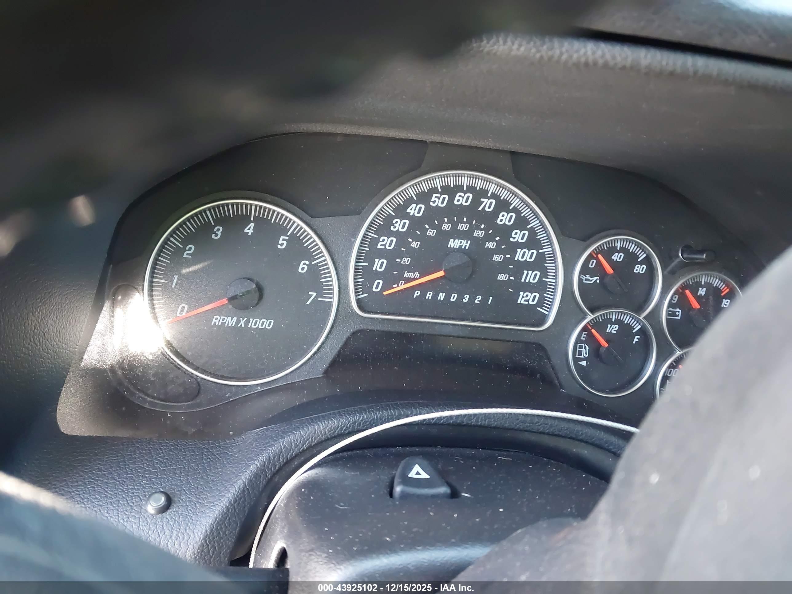 GMC ENVOY image 7