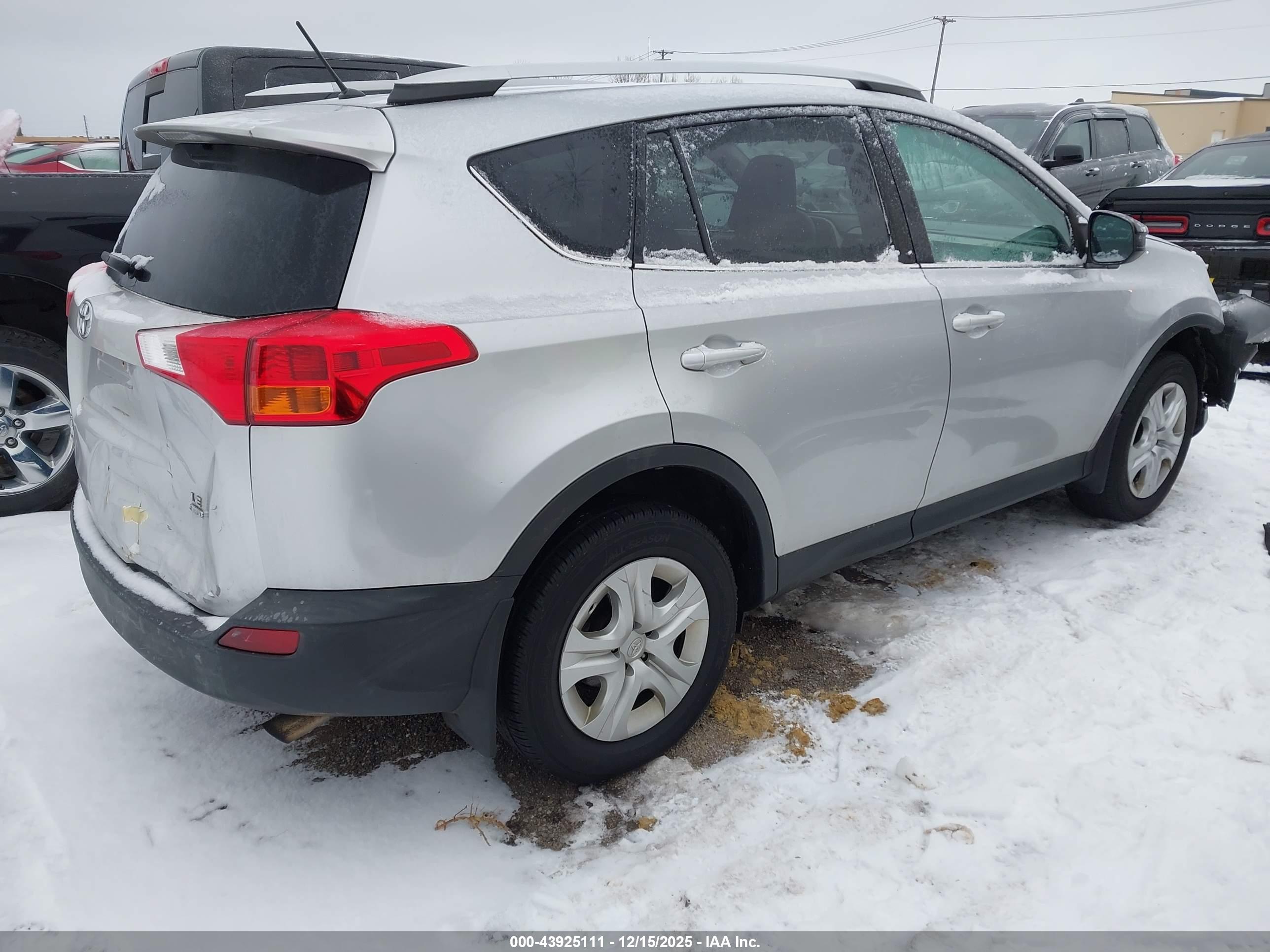 TOYOTA RAV4 image 4