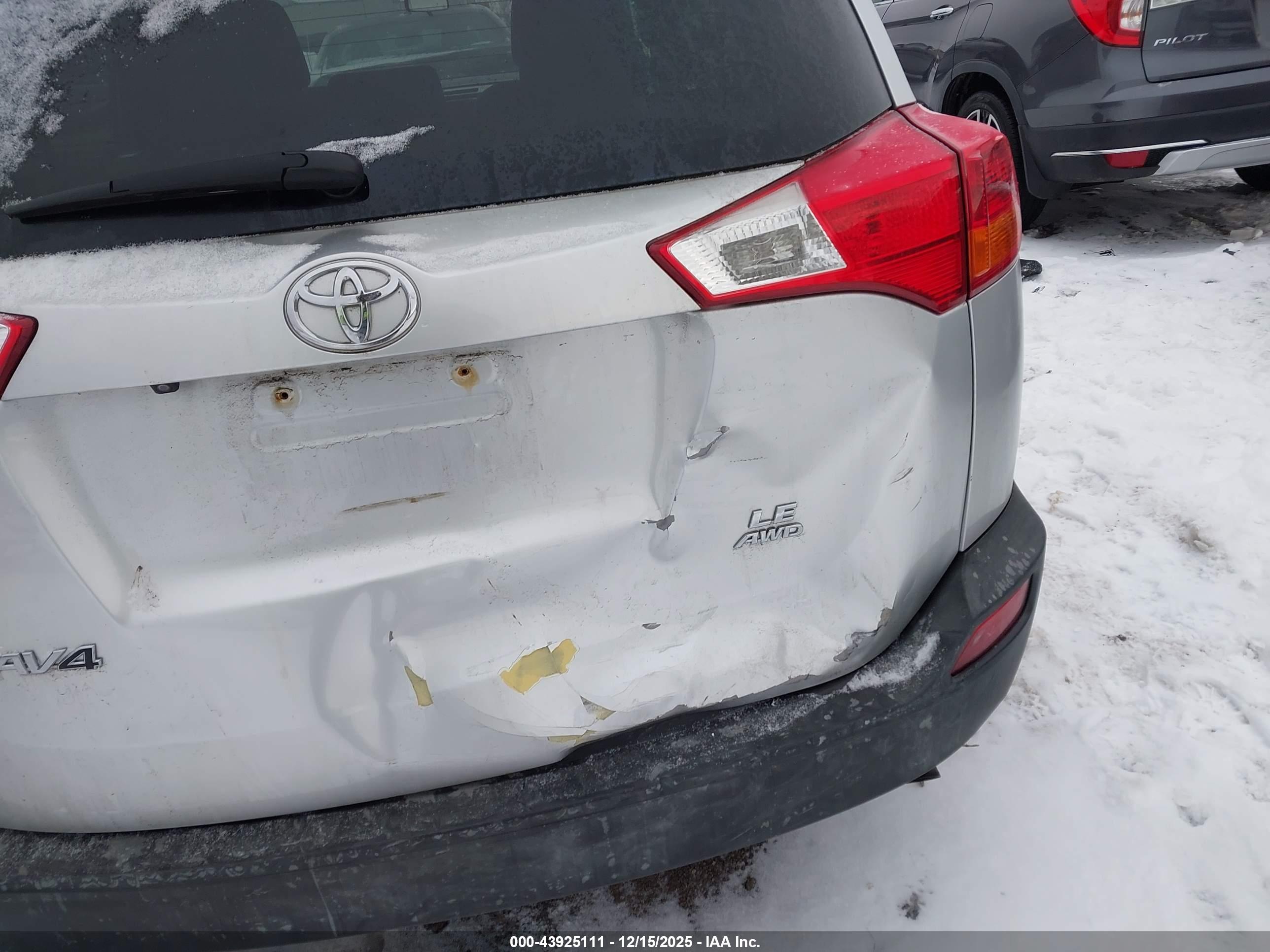 TOYOTA RAV4 image 6