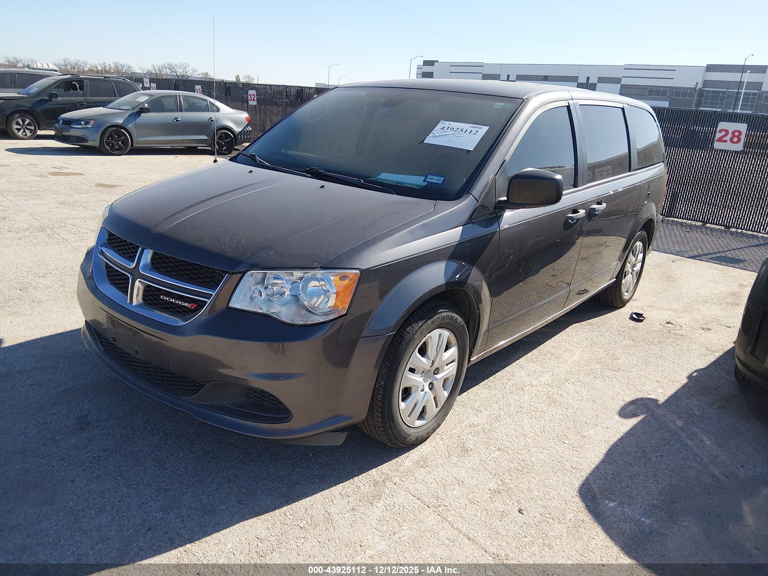 DODGE GRAND image 2