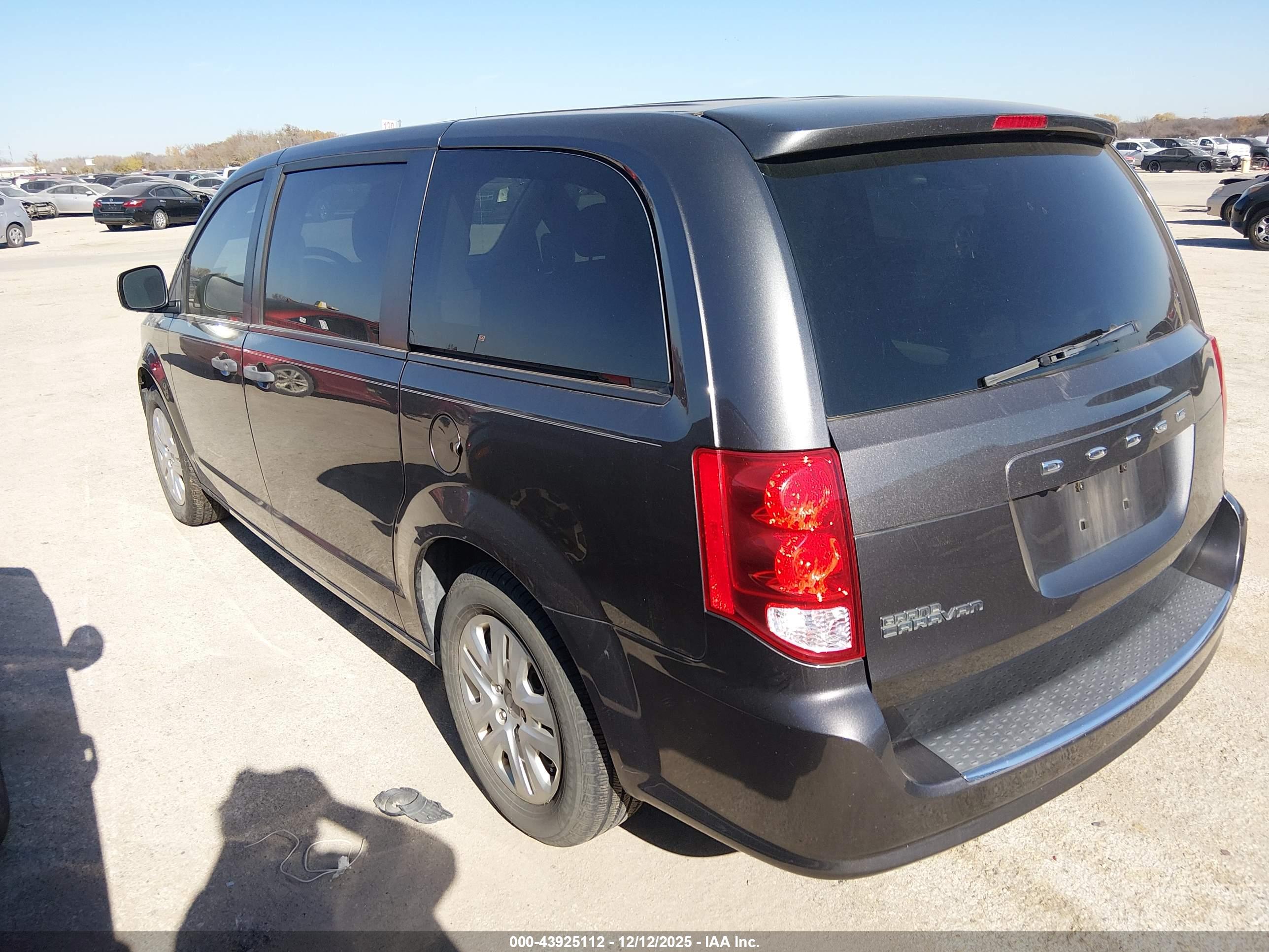 DODGE GRAND image 3