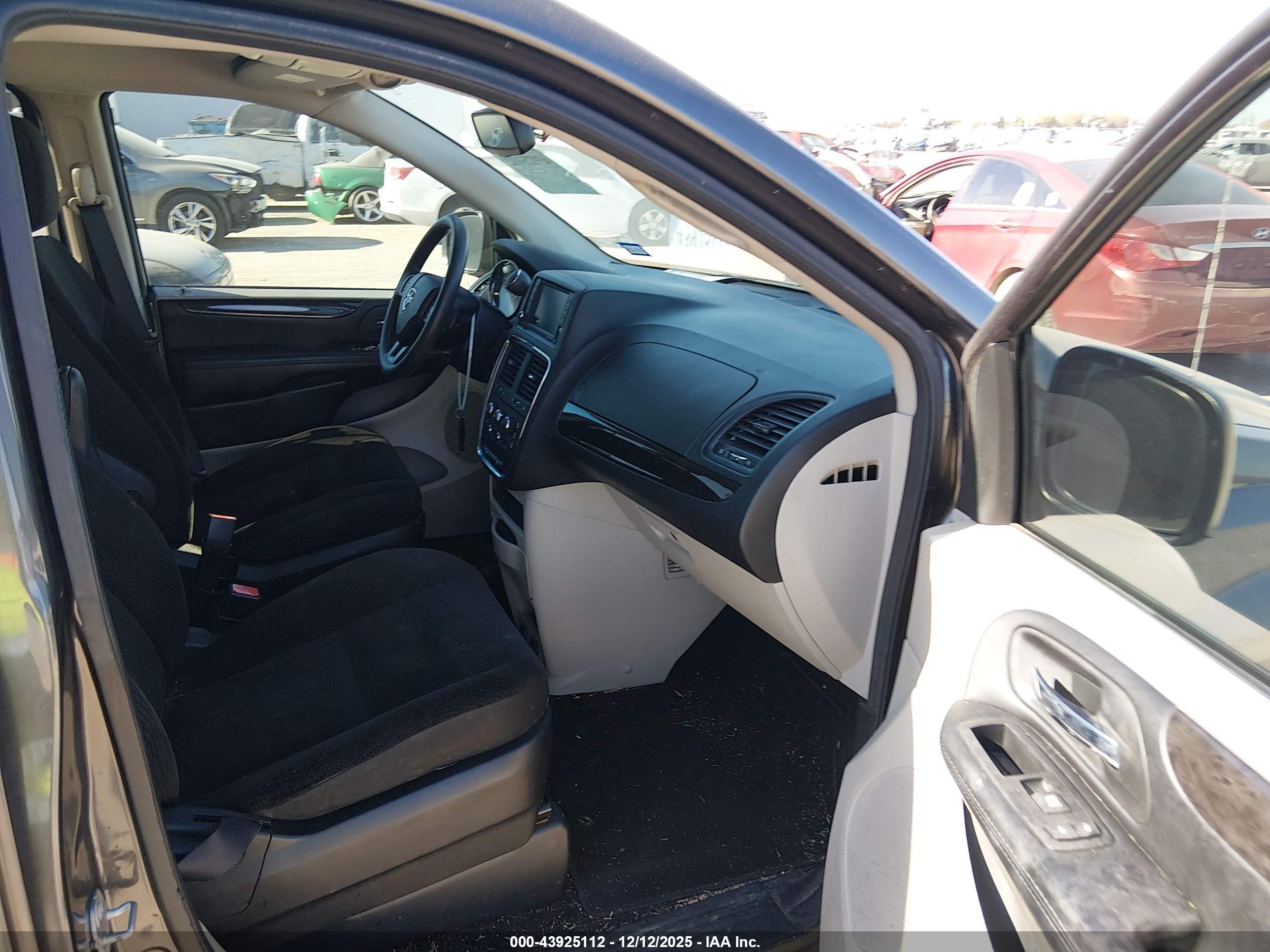 DODGE GRAND image 5