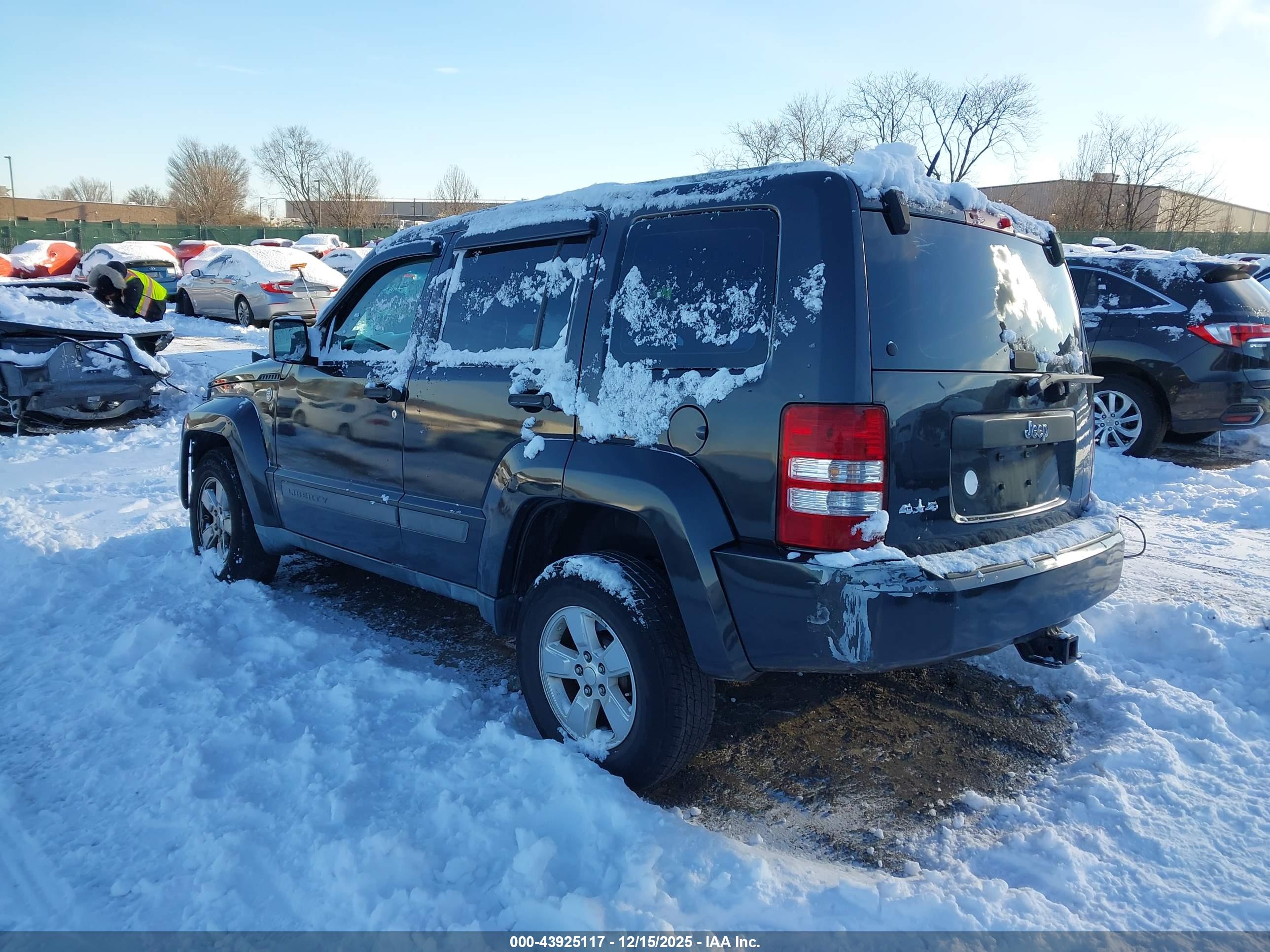 JEEP LIBERTY image 3