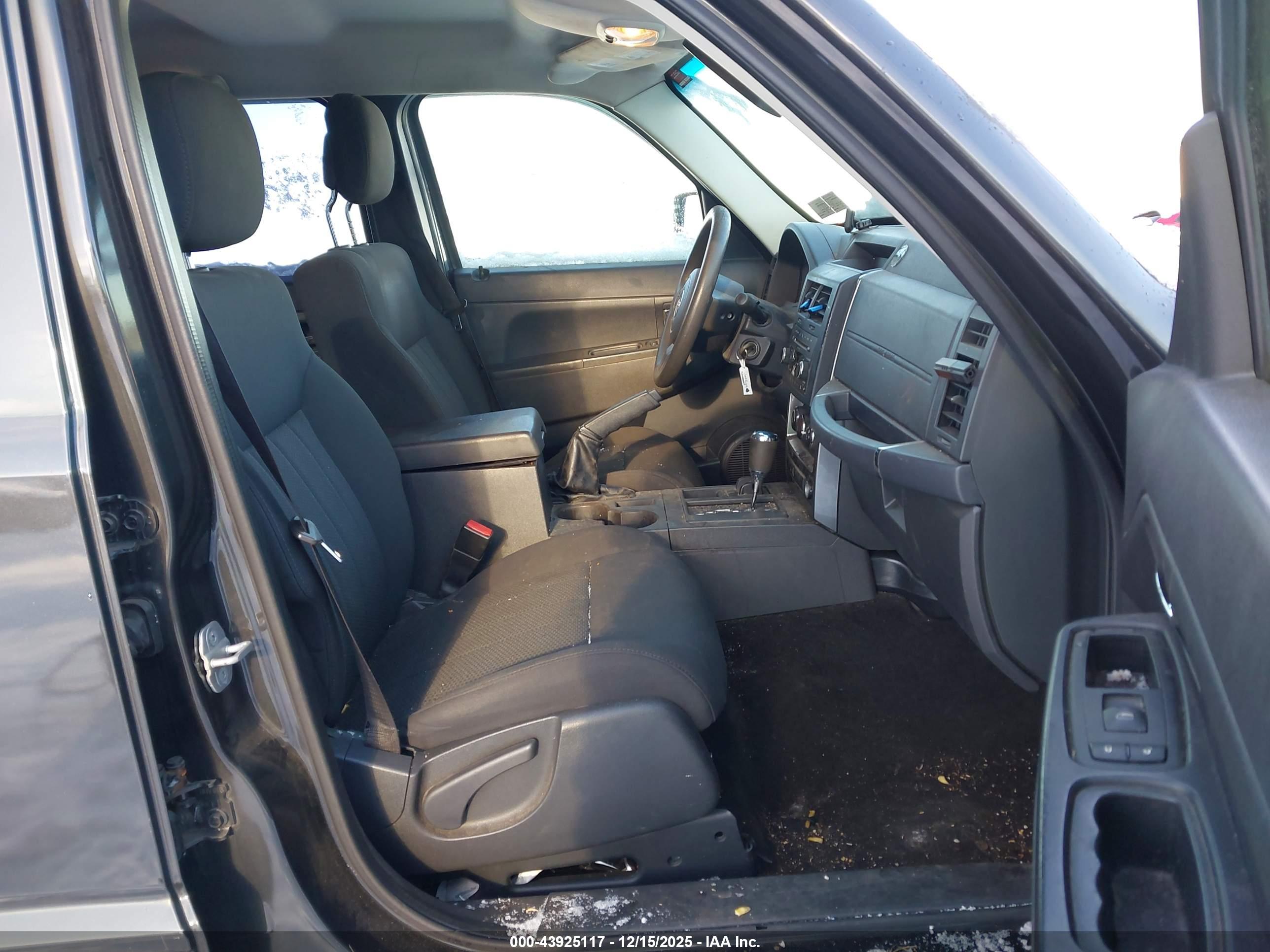 JEEP LIBERTY image 5