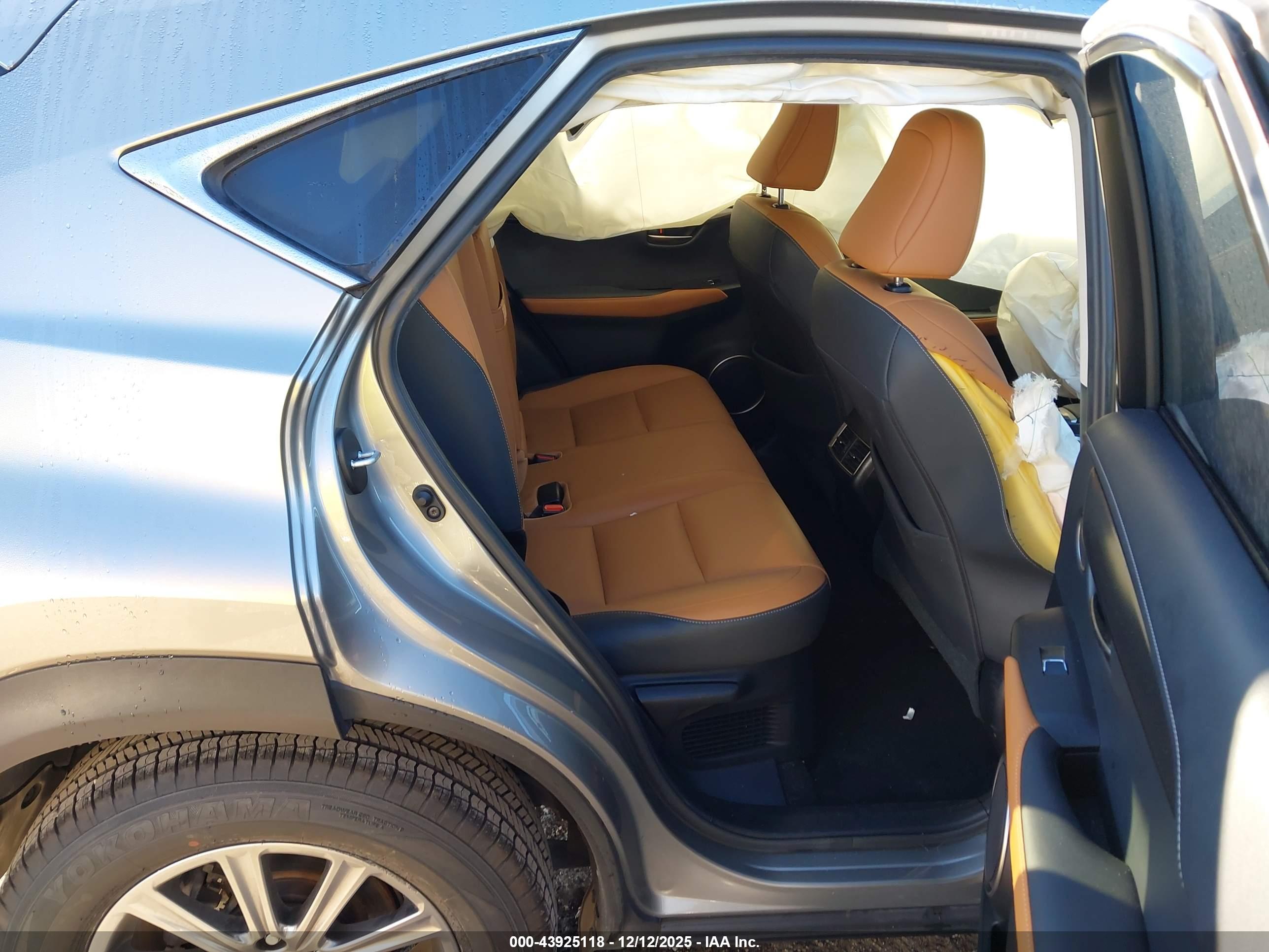 LEXUS NX image 8
