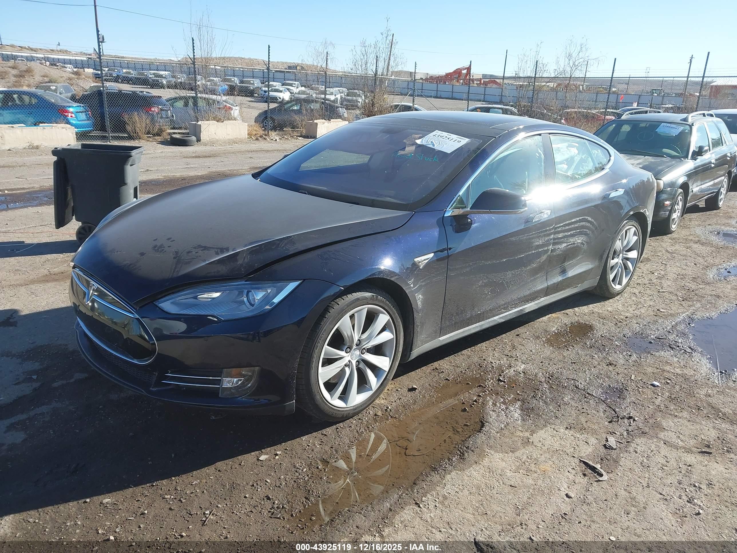 TESLA MODEL image 2