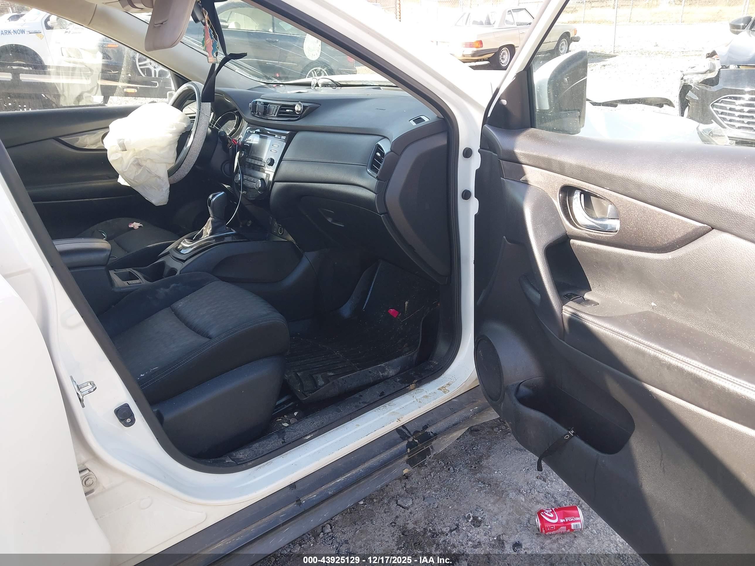 NISSAN ROGUE image 5