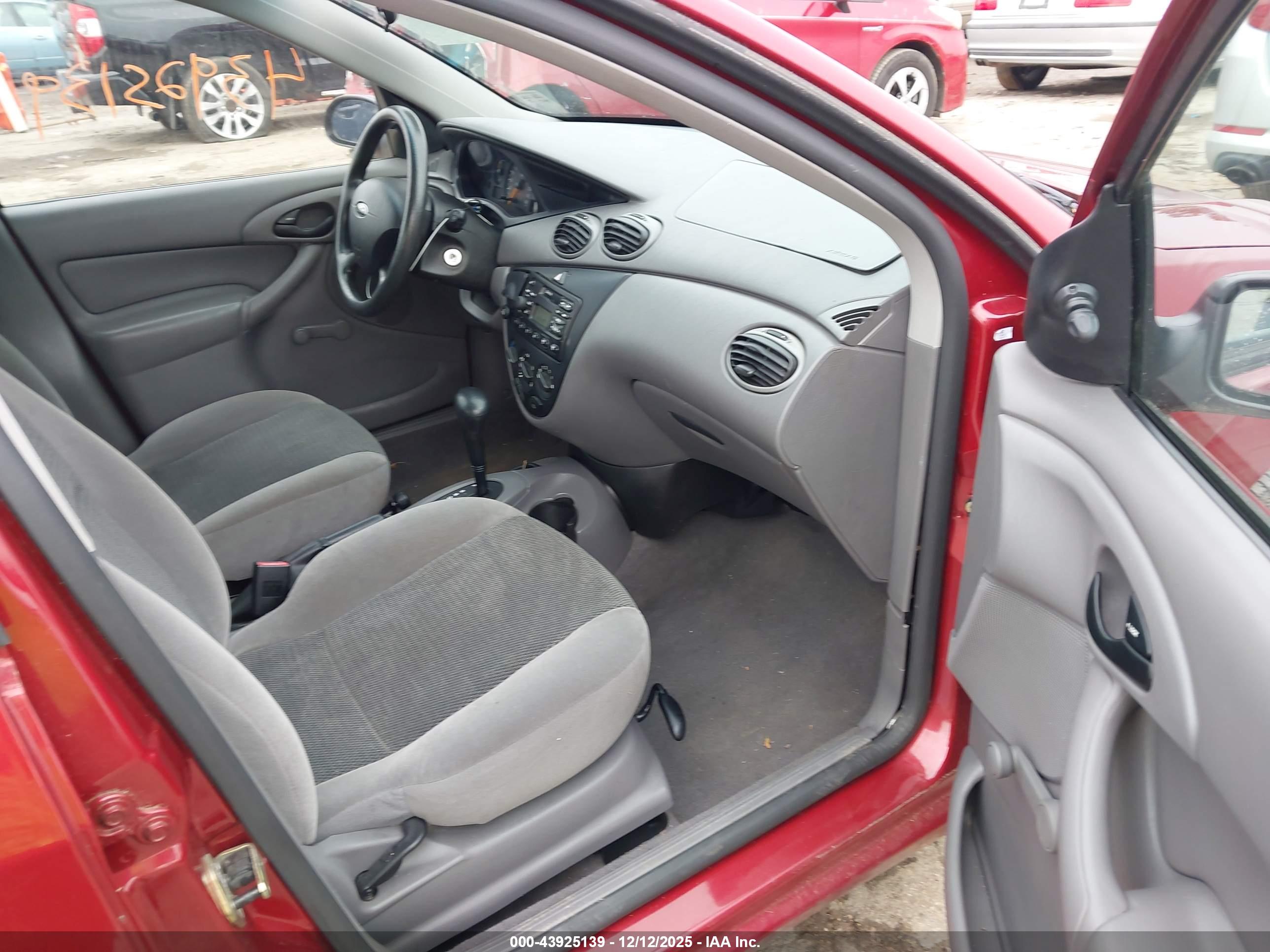 FORD FOCUS image 5