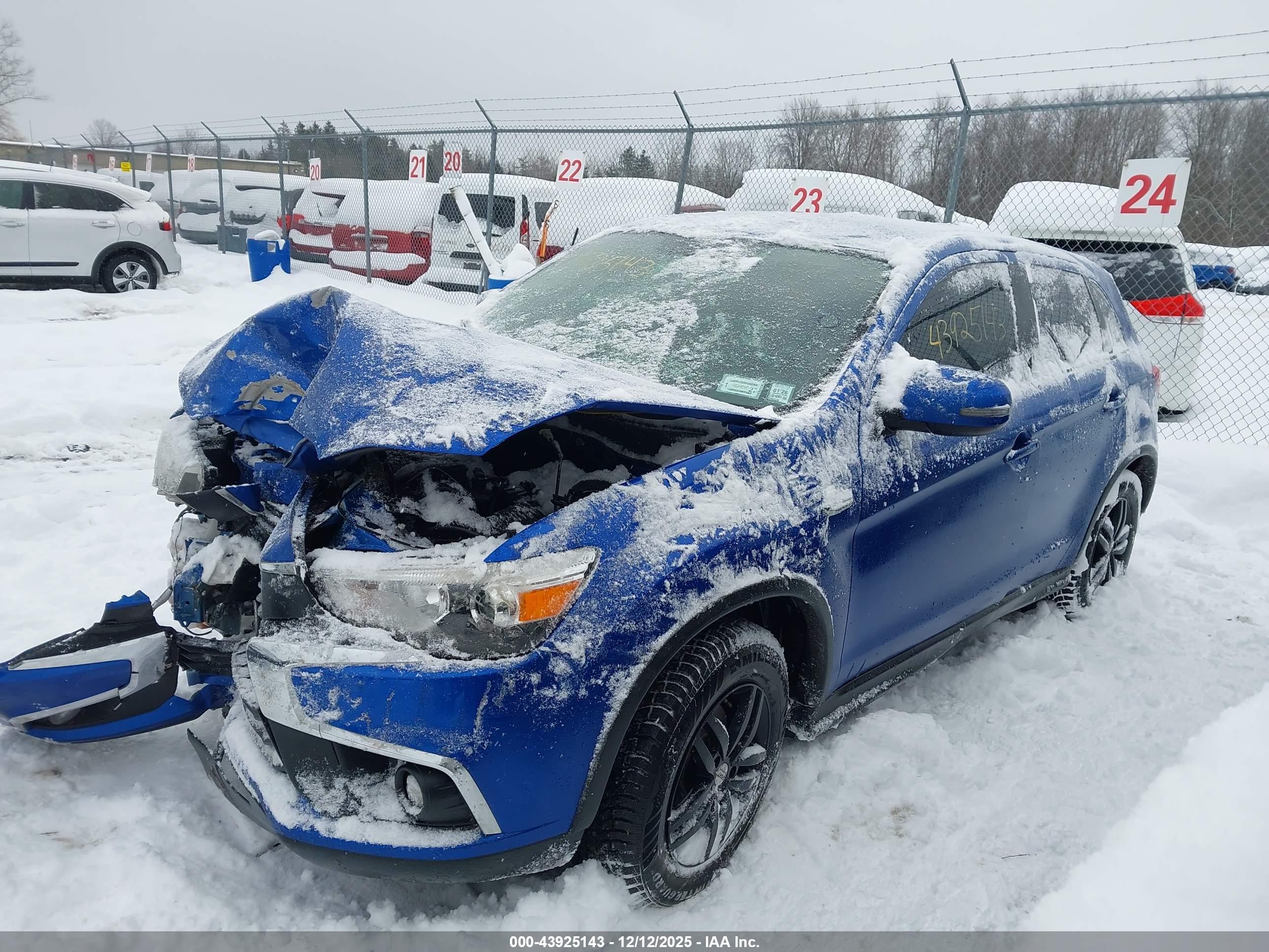 MITSUBISHI OUTLANDER image 2